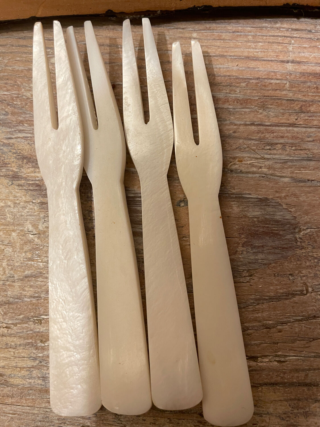 Set of 16 tapas forks and 14 scoops of sorbet