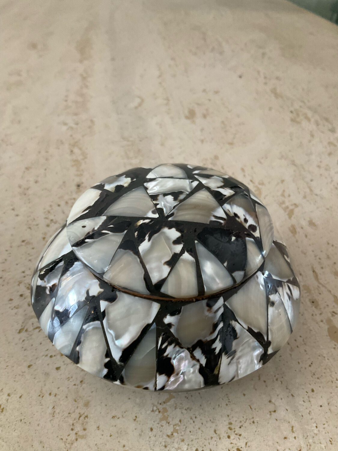 Empty vintage pocket in mother-of-pearl and wood