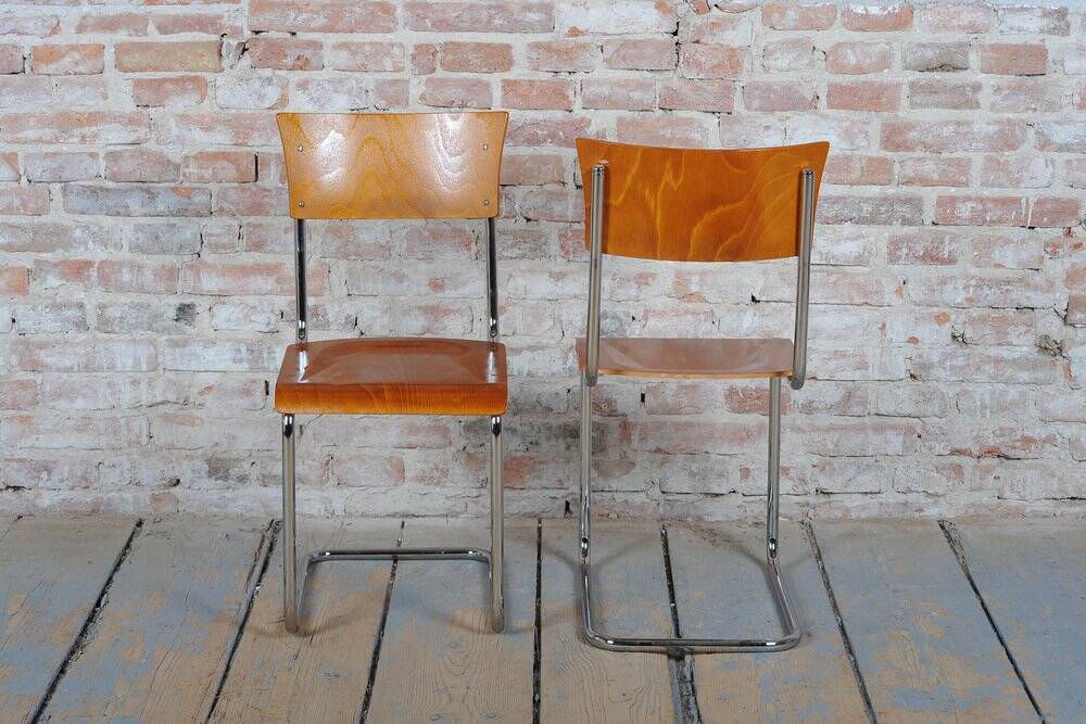 Bauhaus Chairs in Beech and Chromed Steel, Czech, 1930s, Set of 2