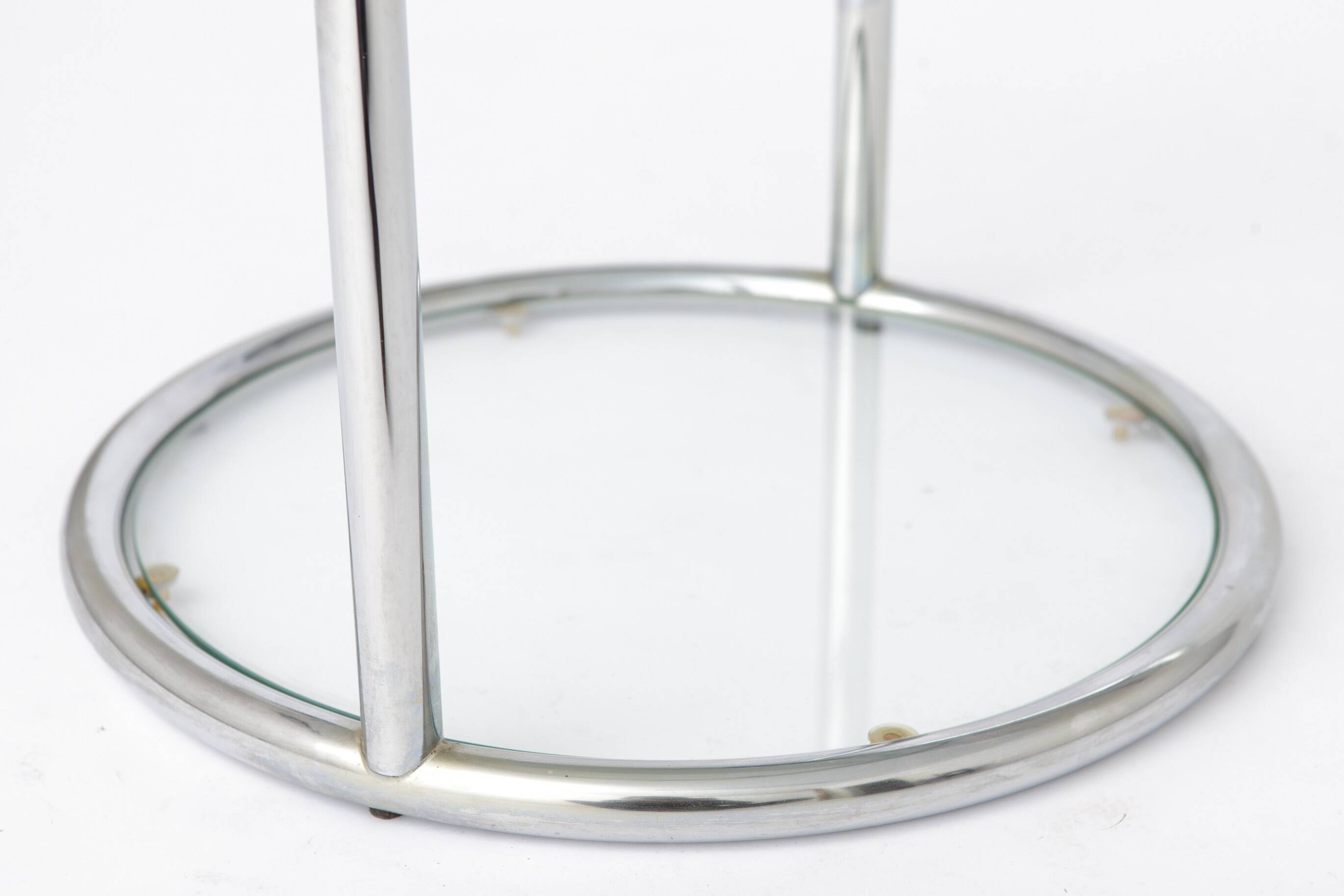 Table d'appoint vintage en chrome et verre, Allemagne années 1970, style mid-century moderne ronde.