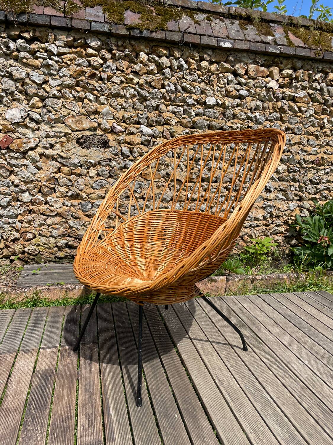 Vintage rattan armchair 50-60 black metal legs