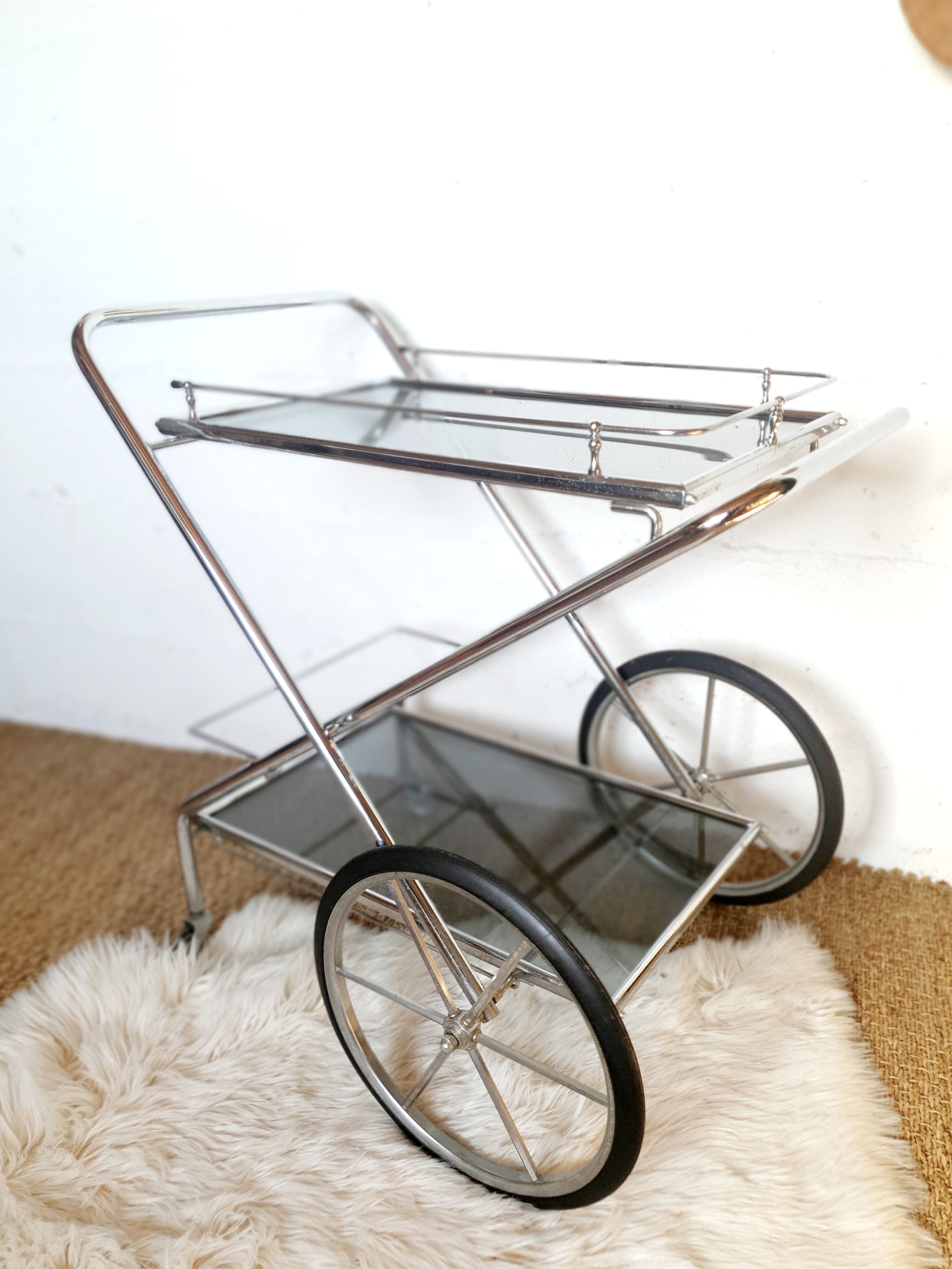 Rolling dessert / chrome bar and smoked glass