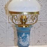 Beautiful antique Italian lamp in ceramic, gilded brass and opaline