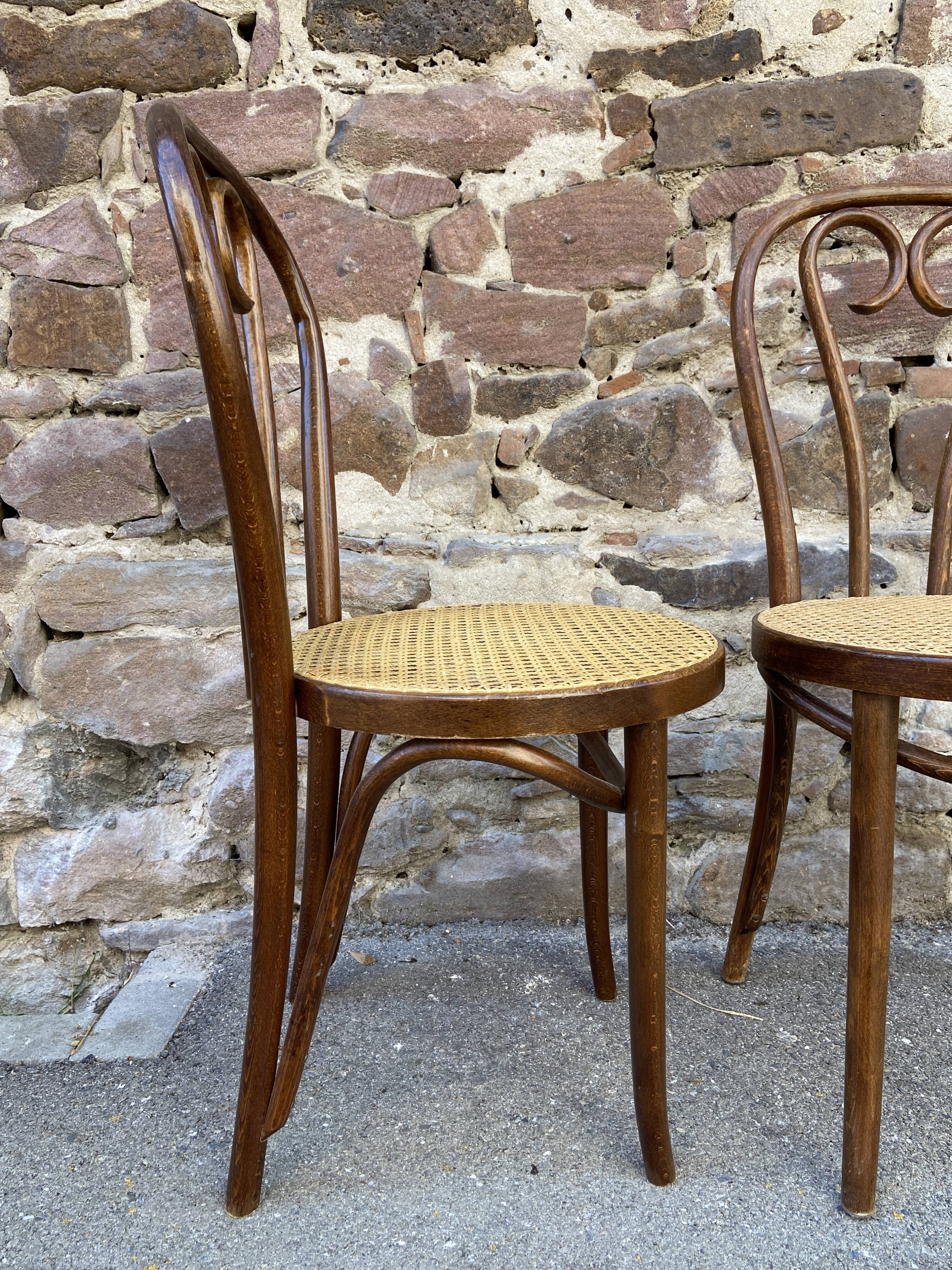 2 bistro chairs curved wood 1960 Restaurant cafe chairs french