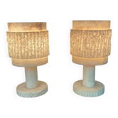 Paire de lampes de table en albâtre sculpté espagnol du milieu du siècle, vers 1940-1960.