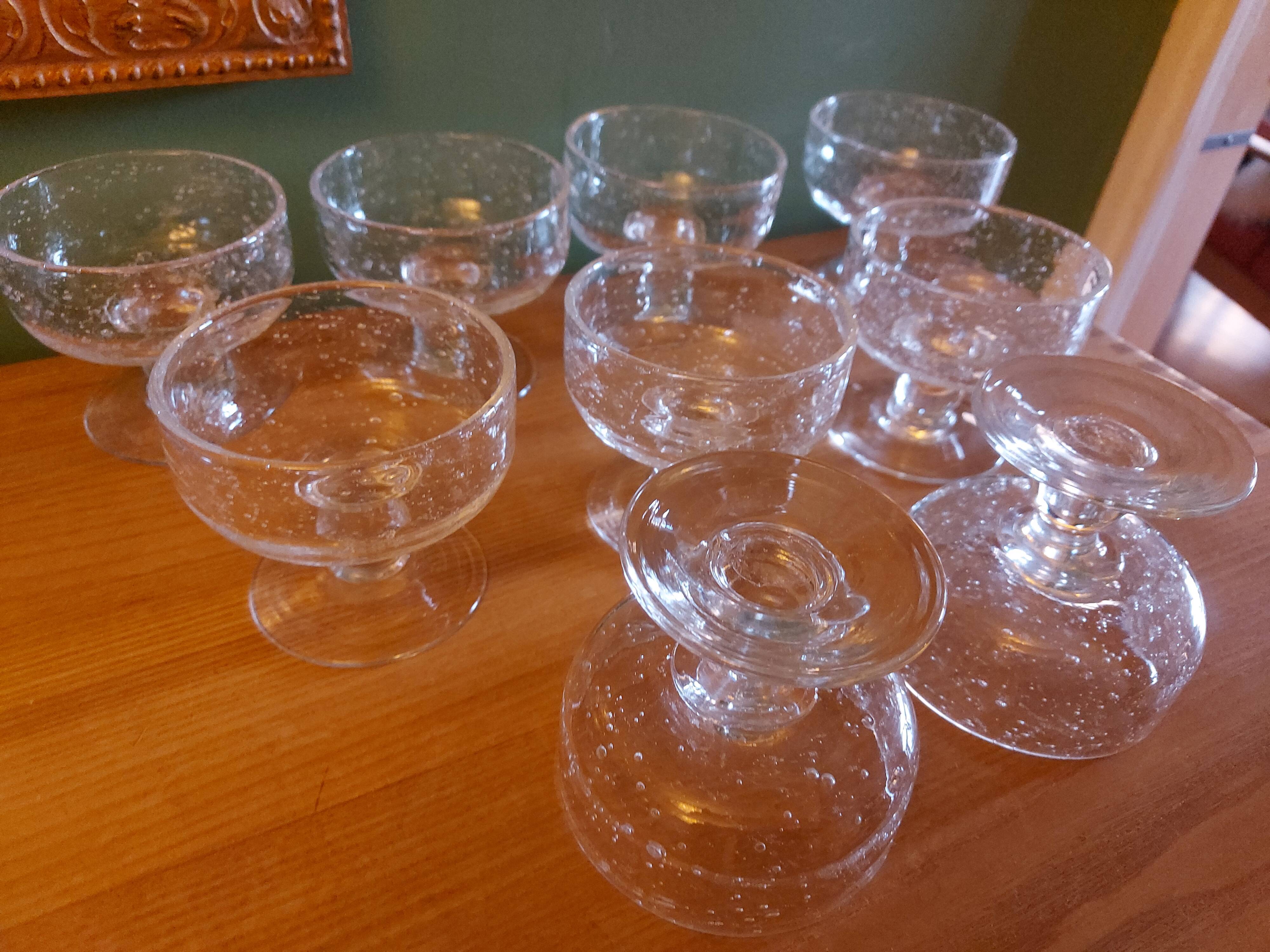 9 coupes en verre soufflé