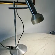 Very nice vintage 1970 articulated table lamp in good condition.