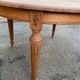 Extendable round Art Deco dining table, restored in solid oak, circa 1950, 280cm