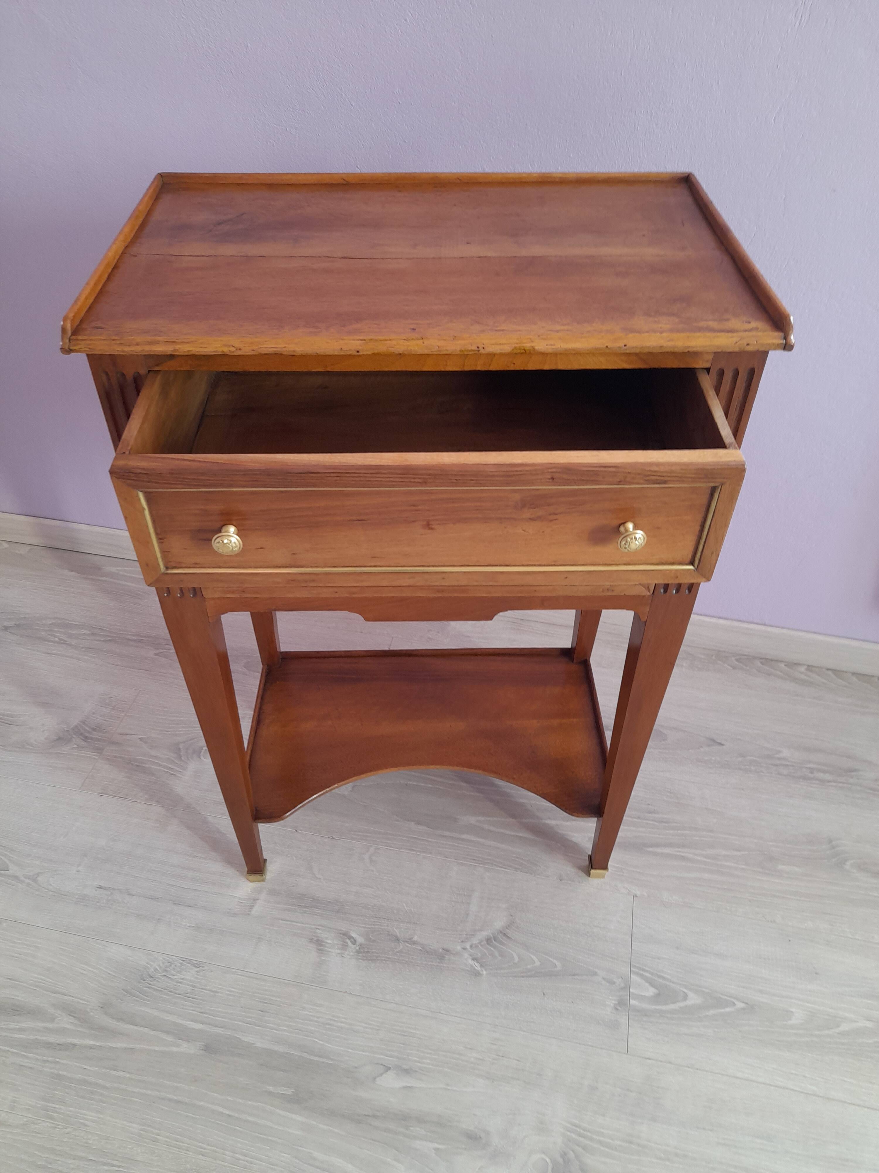 Louis XVI chest of drawers