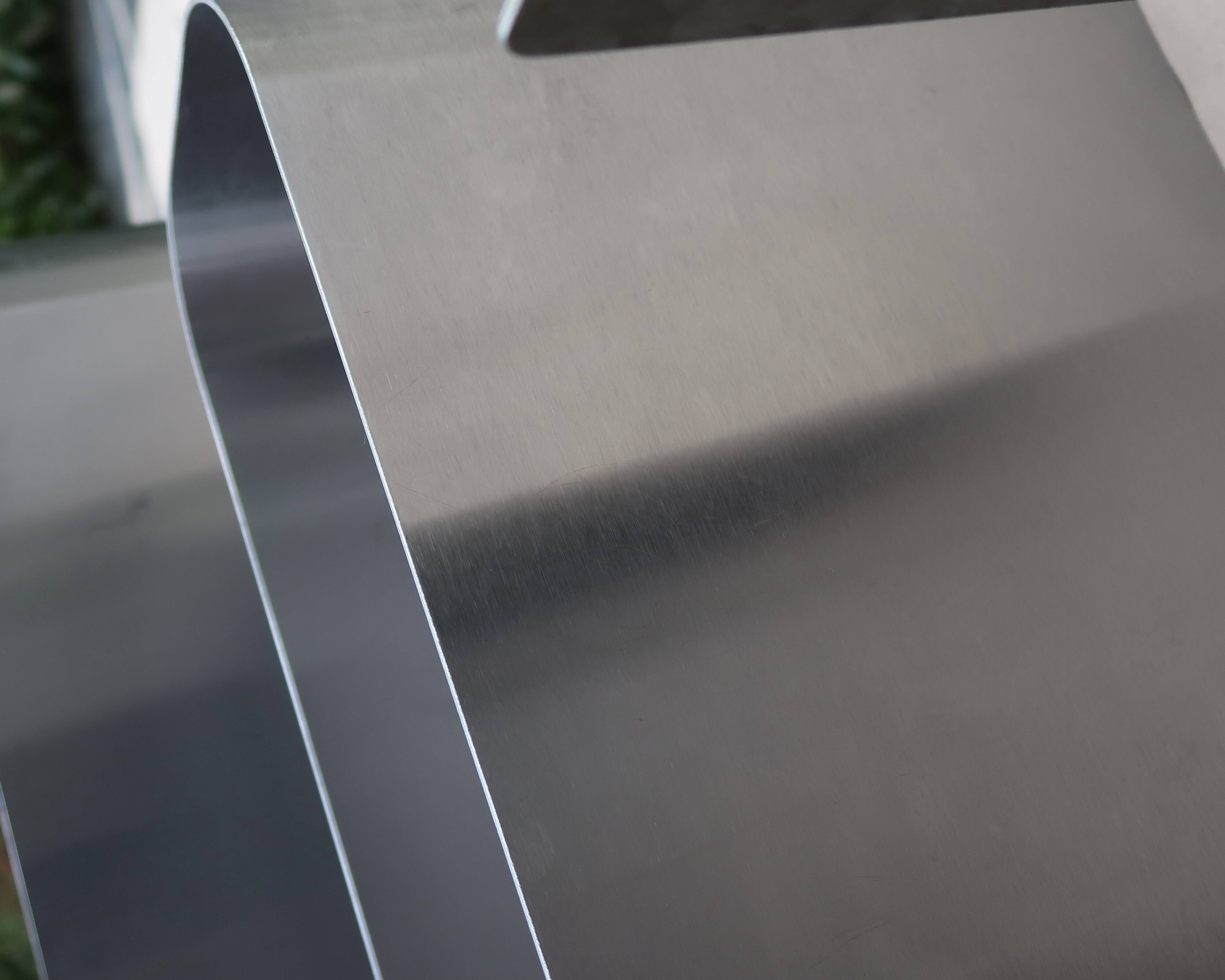 Zig Zag bookshelf by Joelle Ferlande and François Monnet in steel