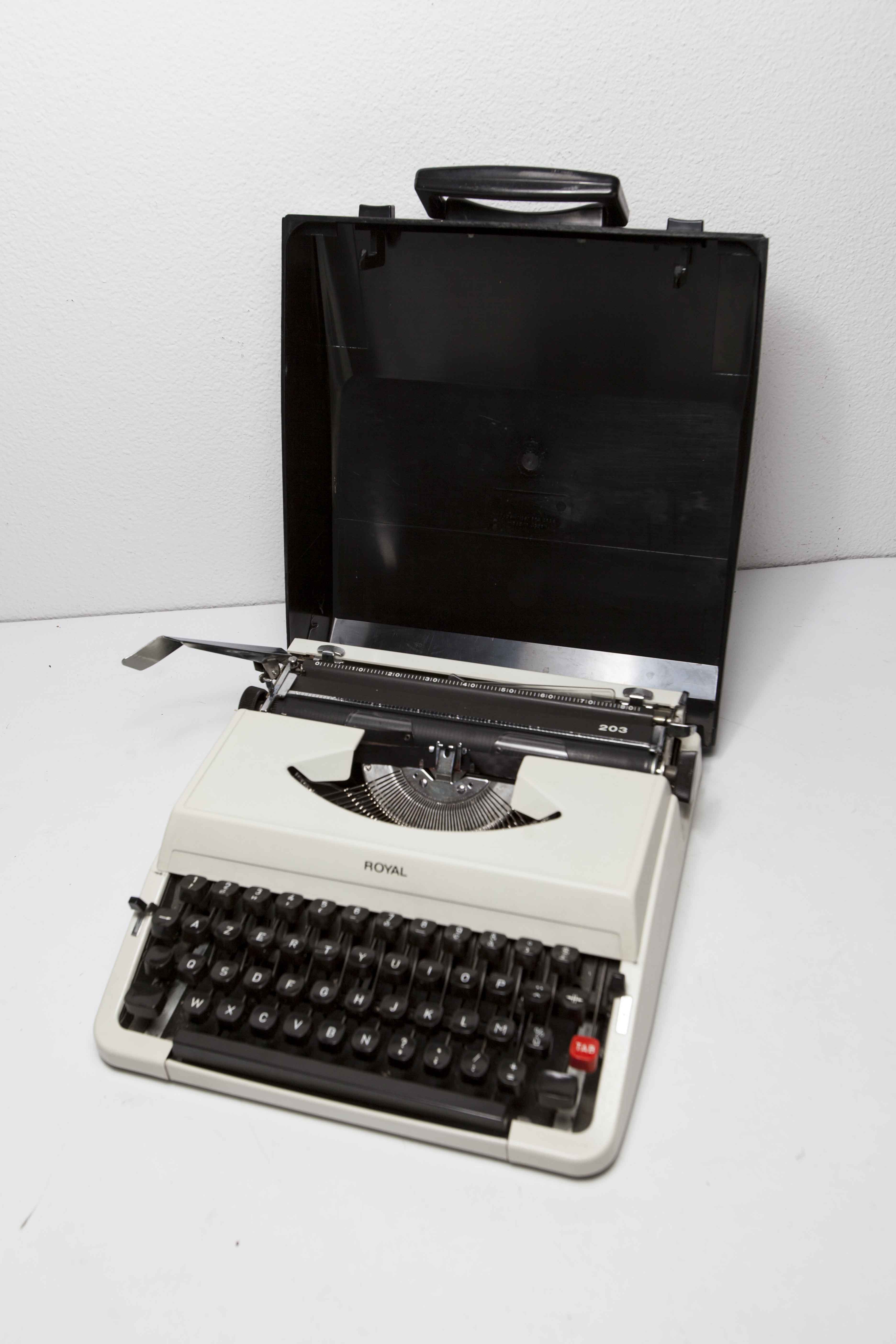 Royal Typewriter 203 1970 Japan