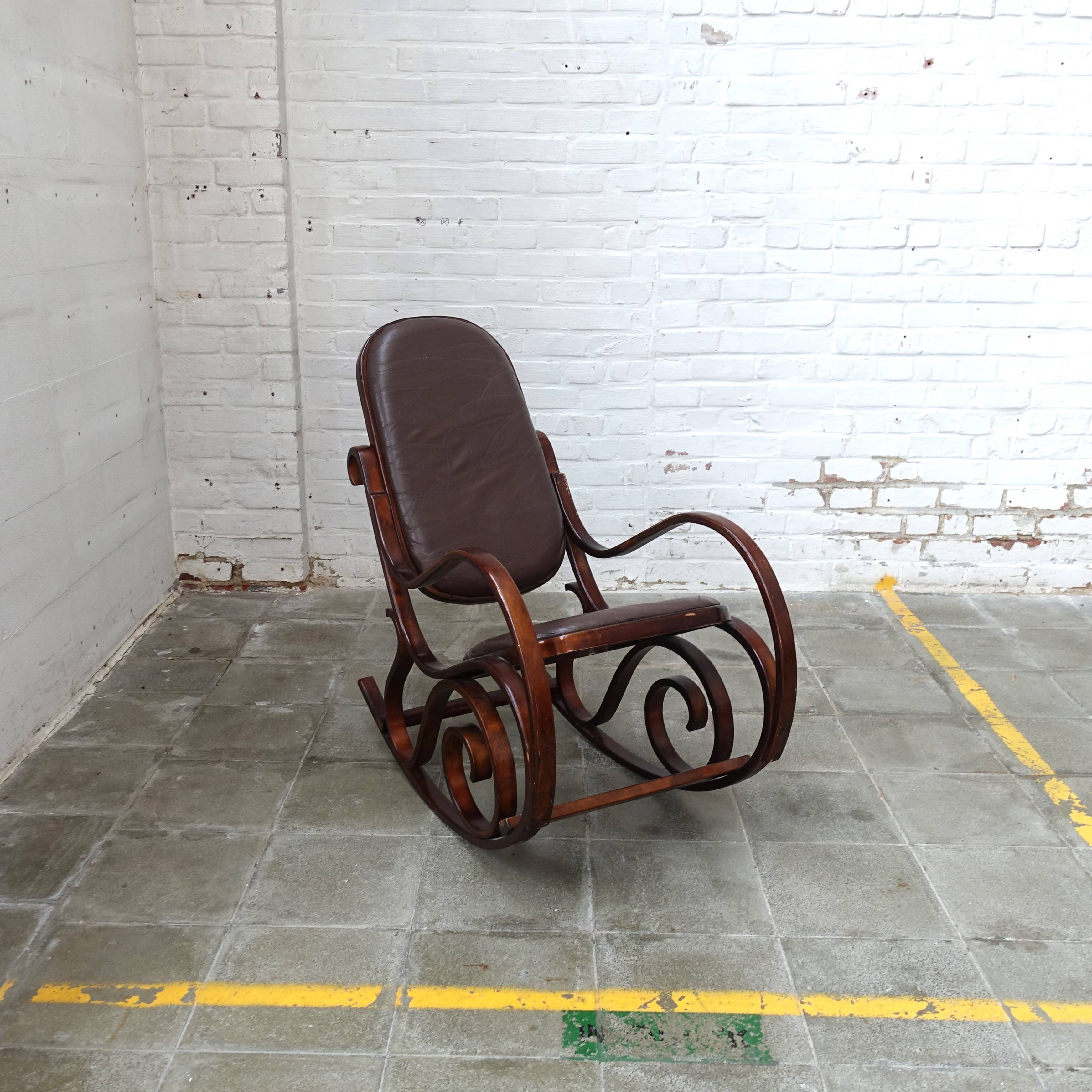 Chaise à bascule style Thonet