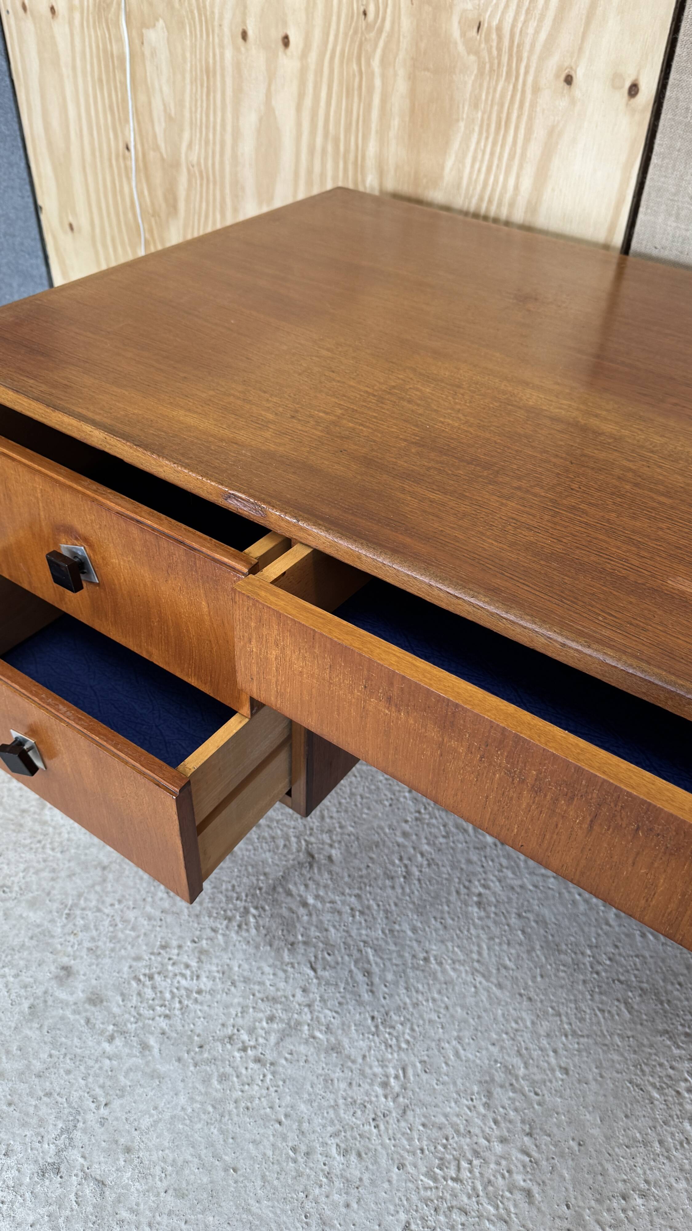 Bureau vintage