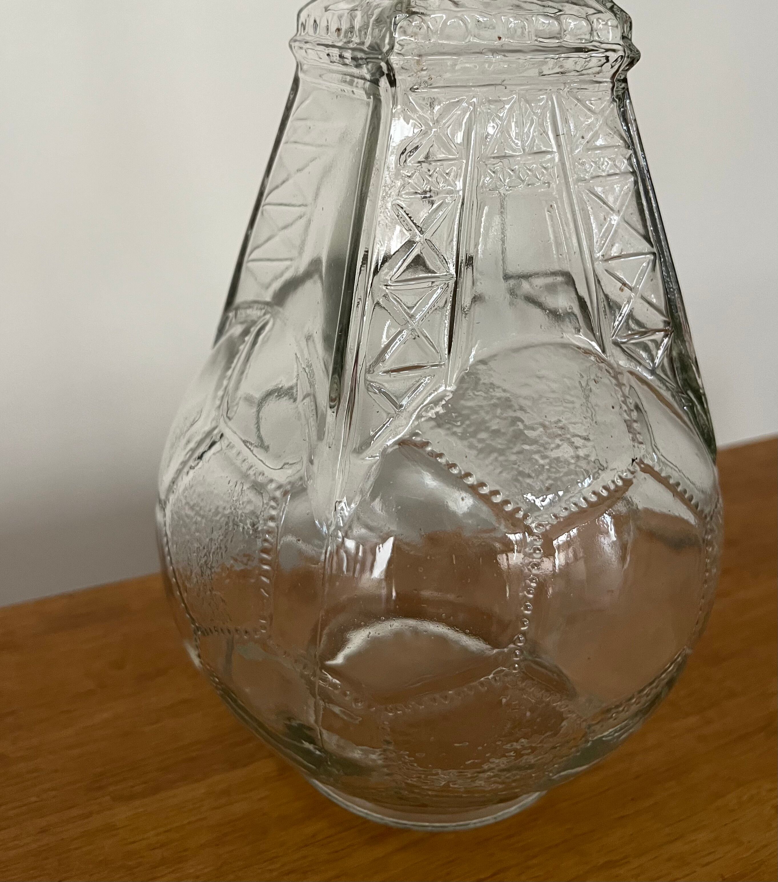 Bouteille verre vintage Tour Eiffel et Foot