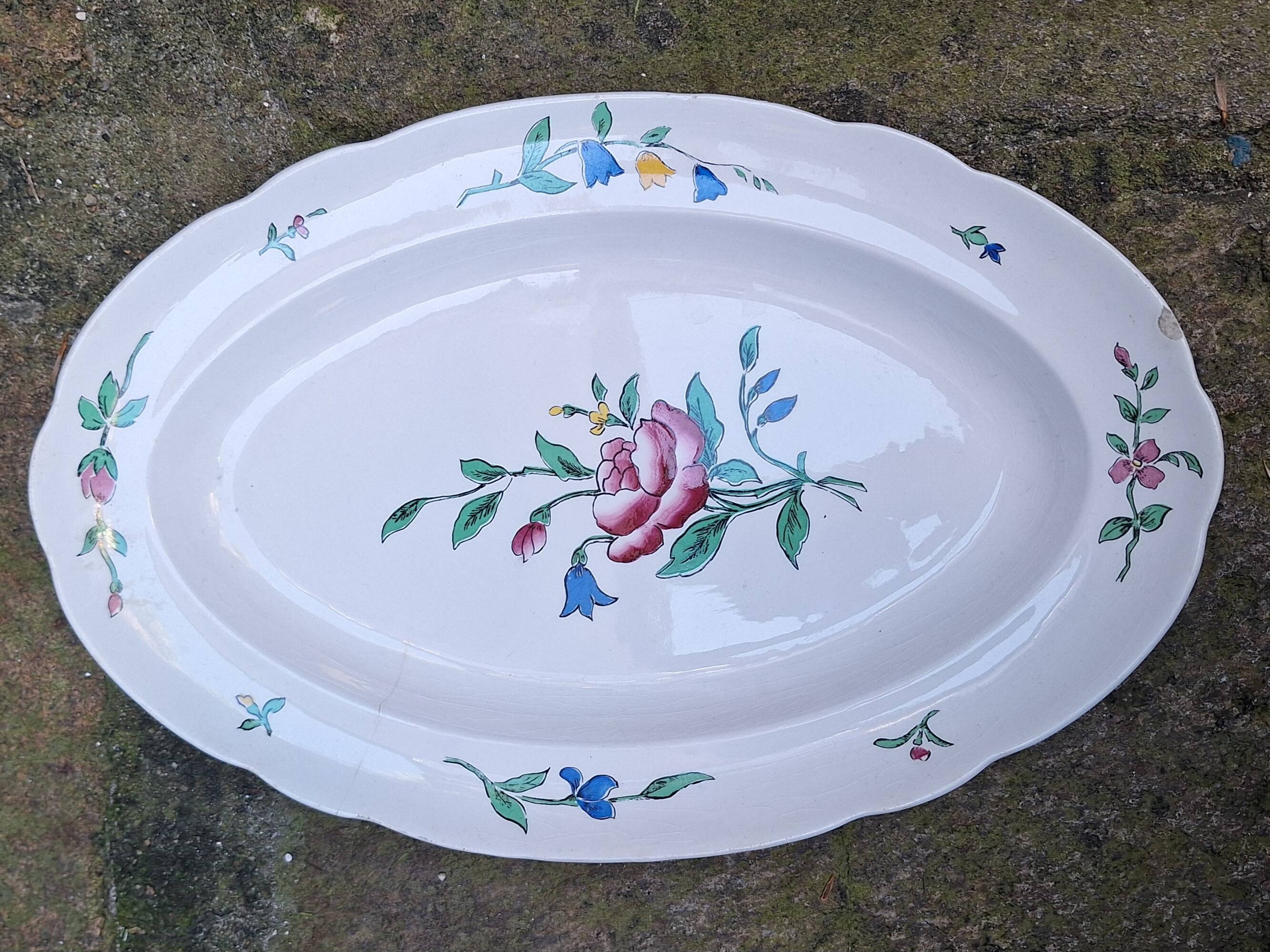 Set of 3 earthenware dishes from Sarreguemines, Riquewihr model.