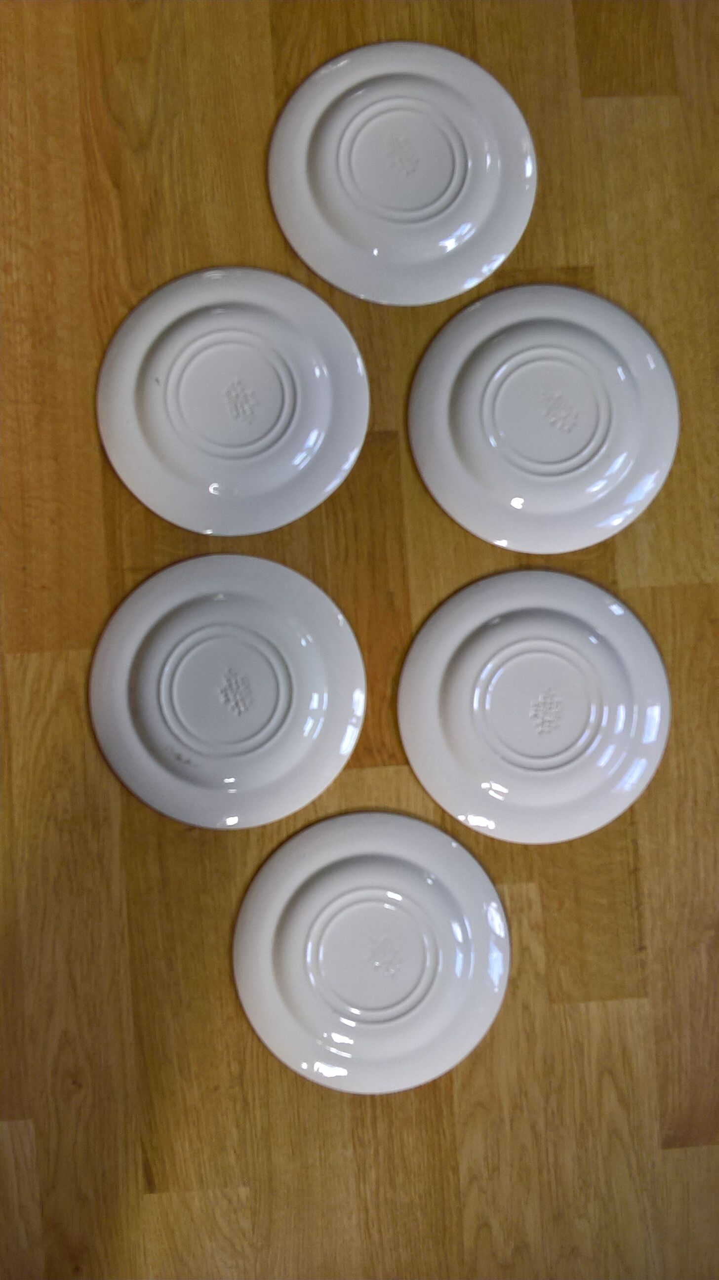 Six assiettes à dessert en porcelaine ironstone anglaise