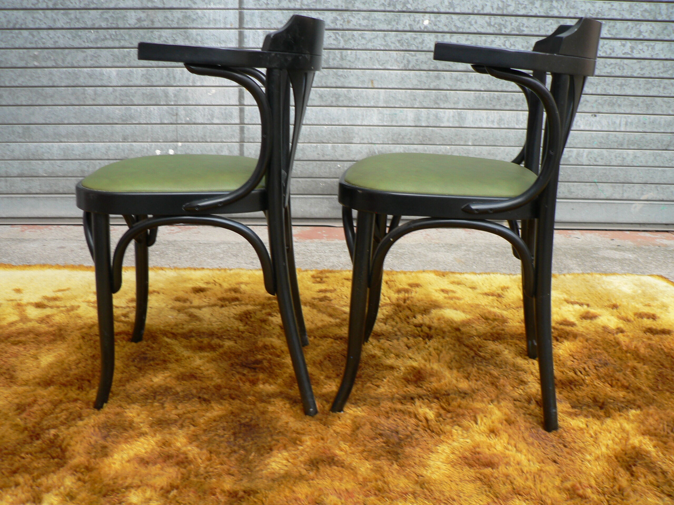 Pair of armchairs type bistro skai