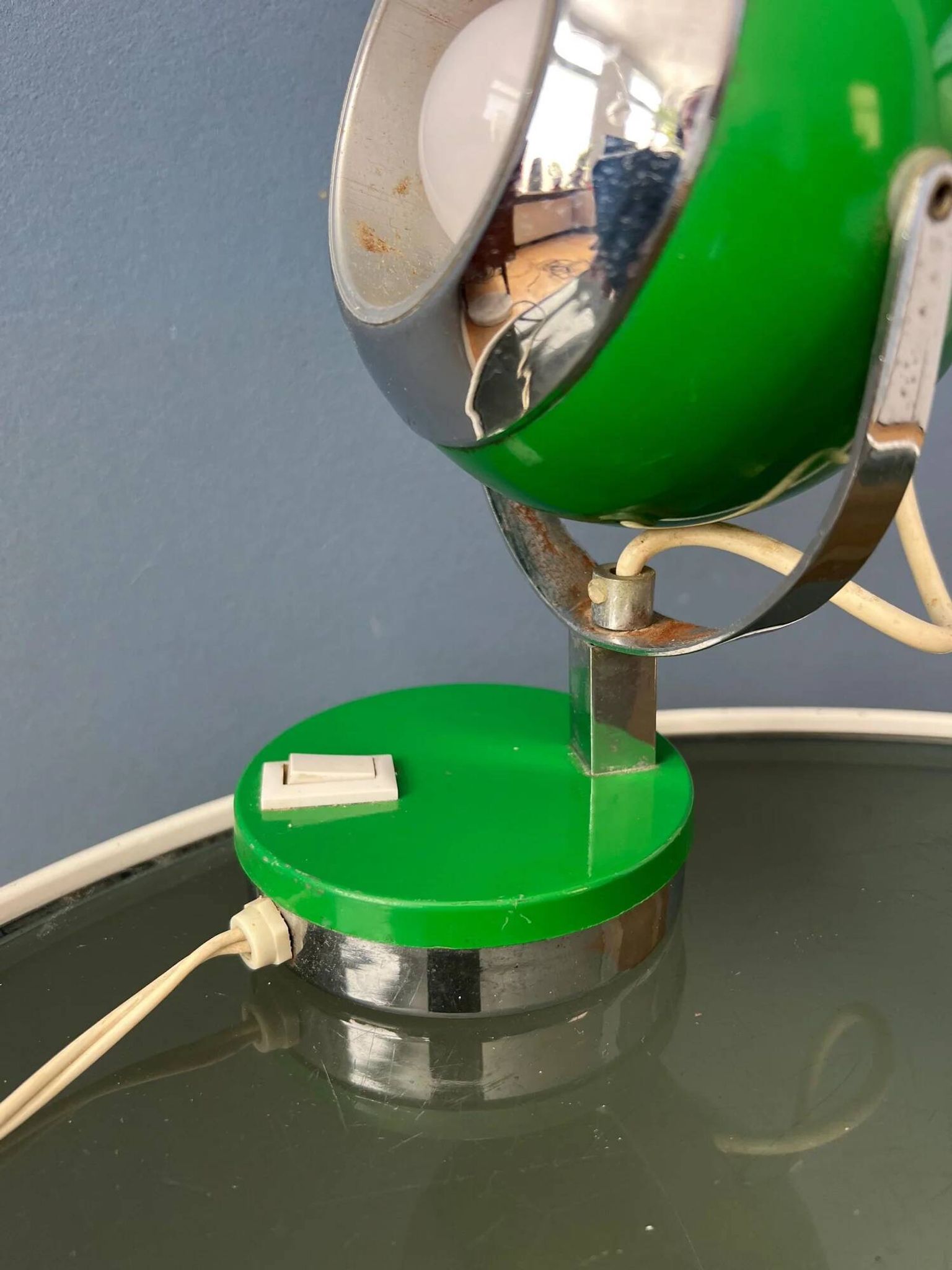 Vintage green space age eyeball table lamp