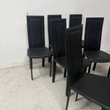 Suite de huit chaises design en cuir noir XX siècle