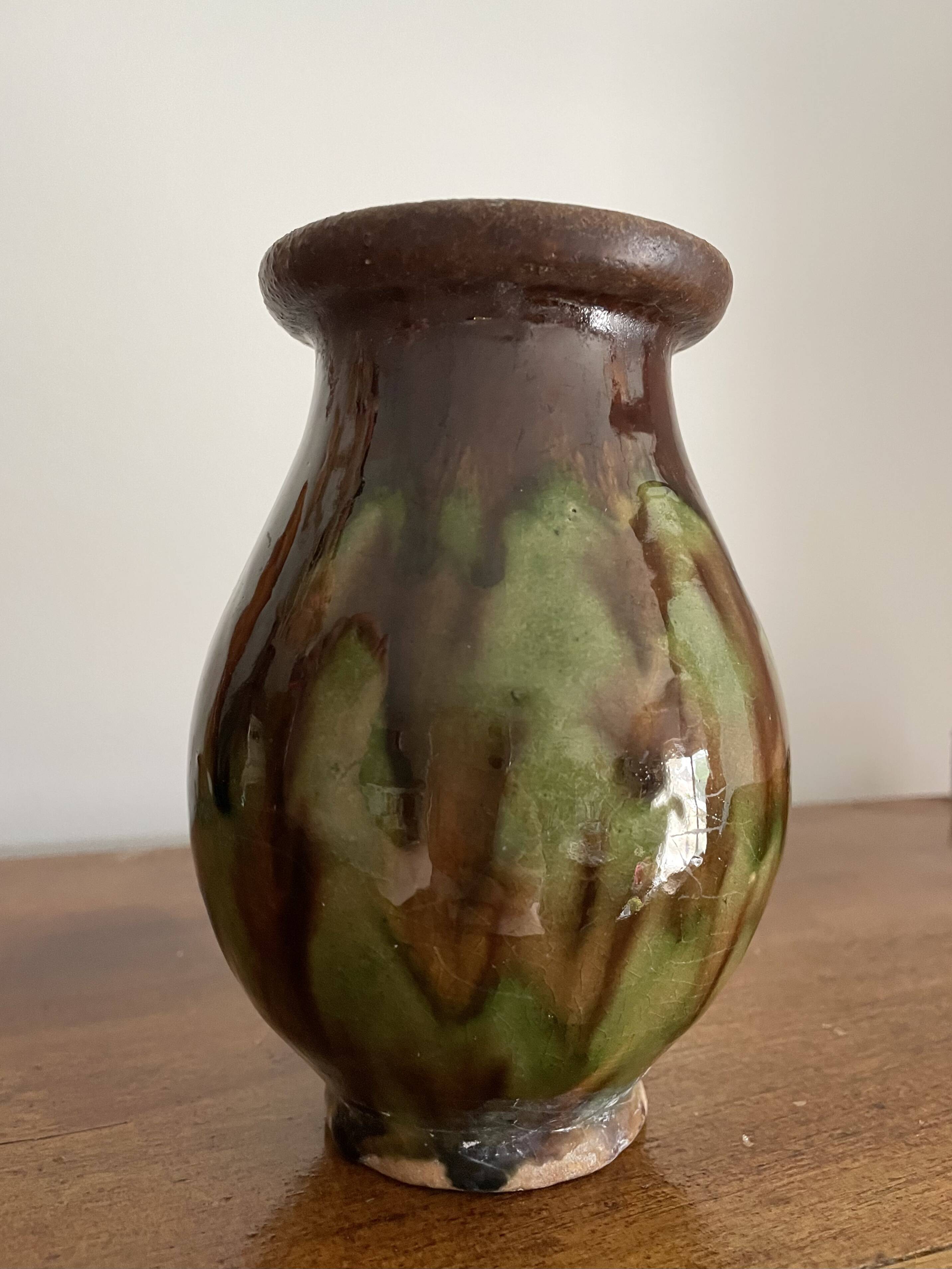 Lot d’une cruche et 2 petits vases