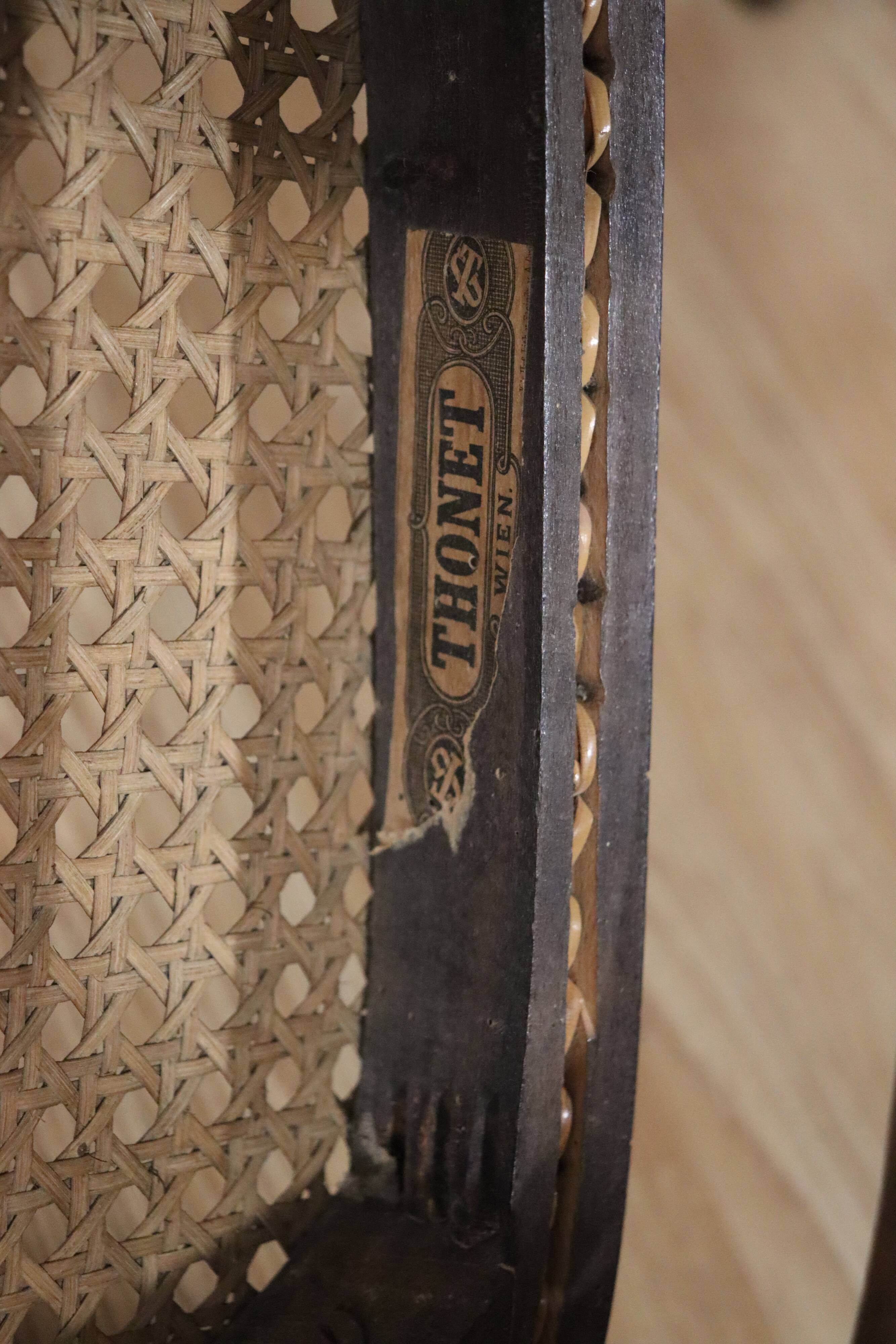 Series x6 bistro chairs n°56 Thonet