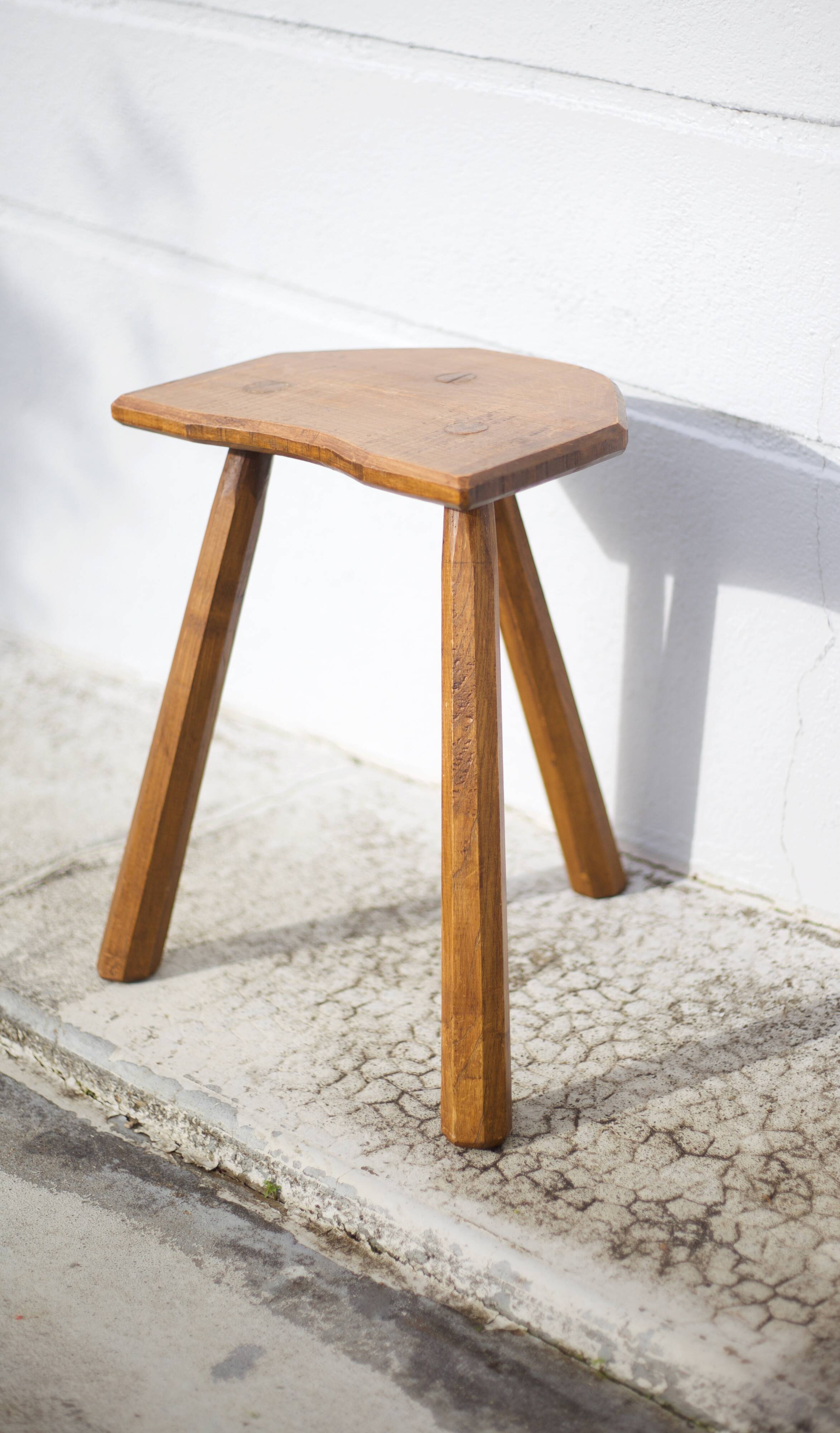 Tabouret De Ferme Ancien En Bois Blanchi - Style Vintage, Pour Plante Ou Assise