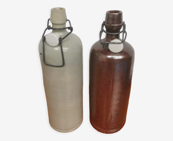 Duo de bouteilles en grès
