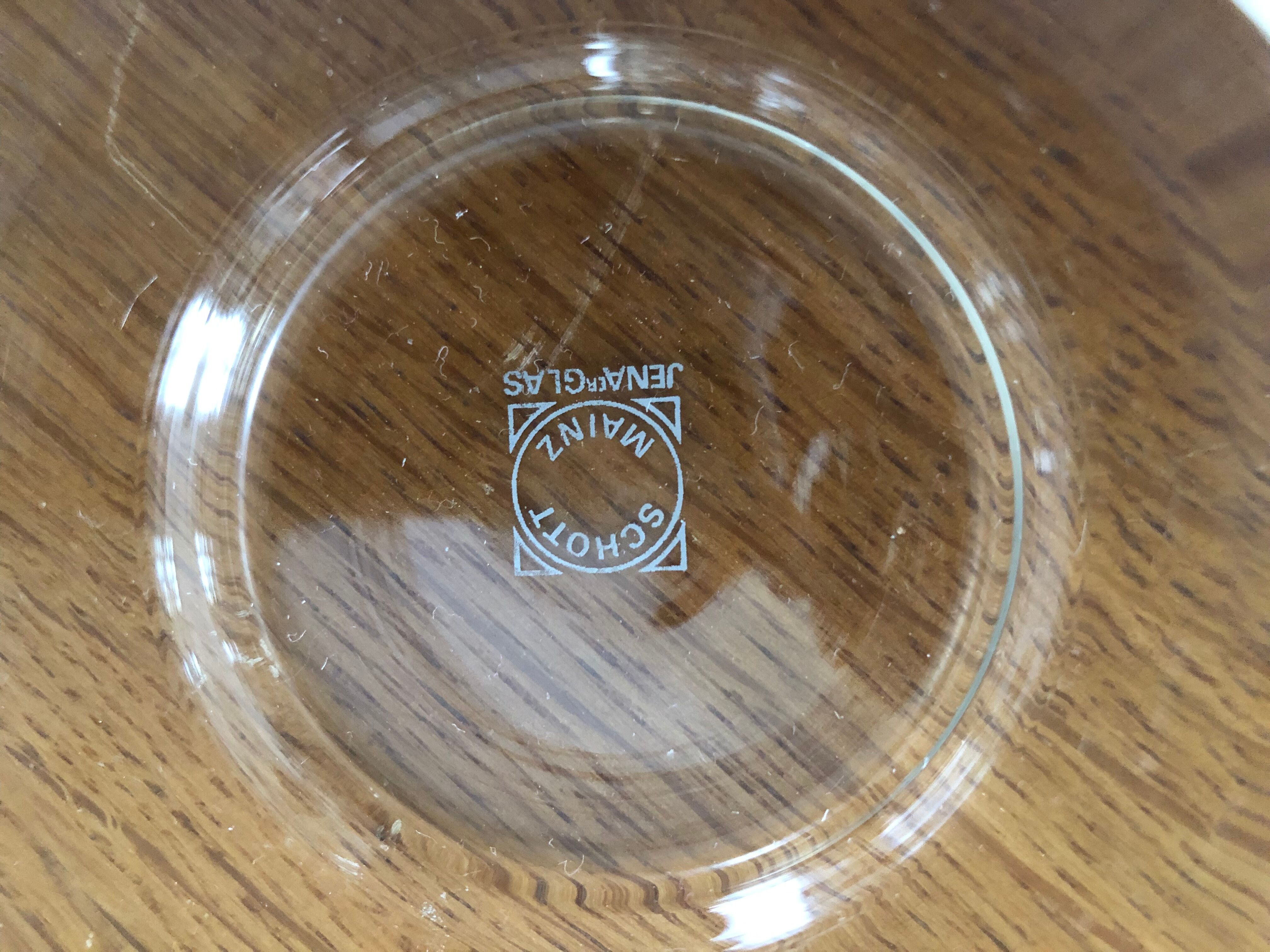 6 tea cups with silver metal support