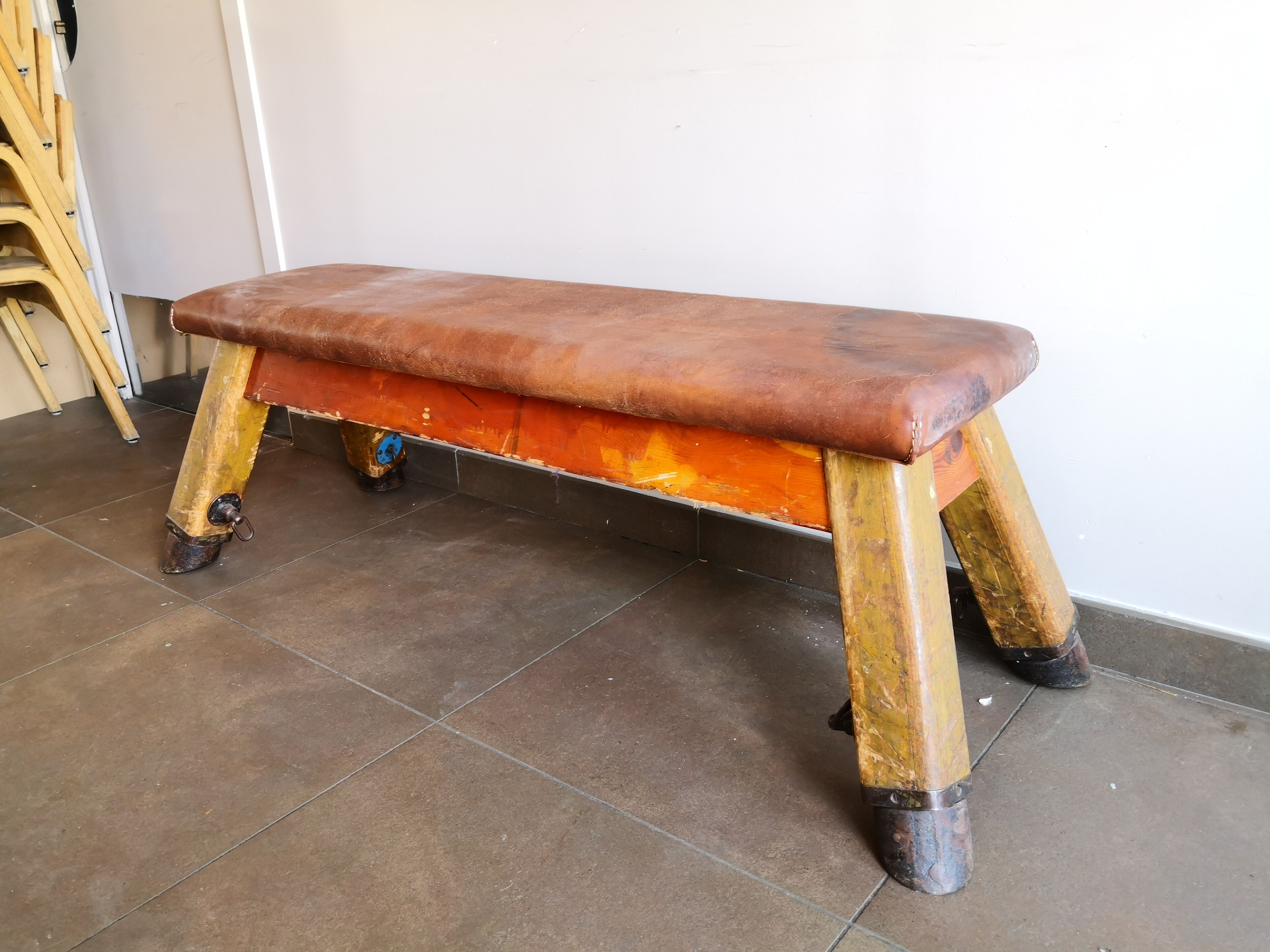 banc vintage en cuir, Tchécoslovaquie années 60, banc de gym, cheval d'arçon