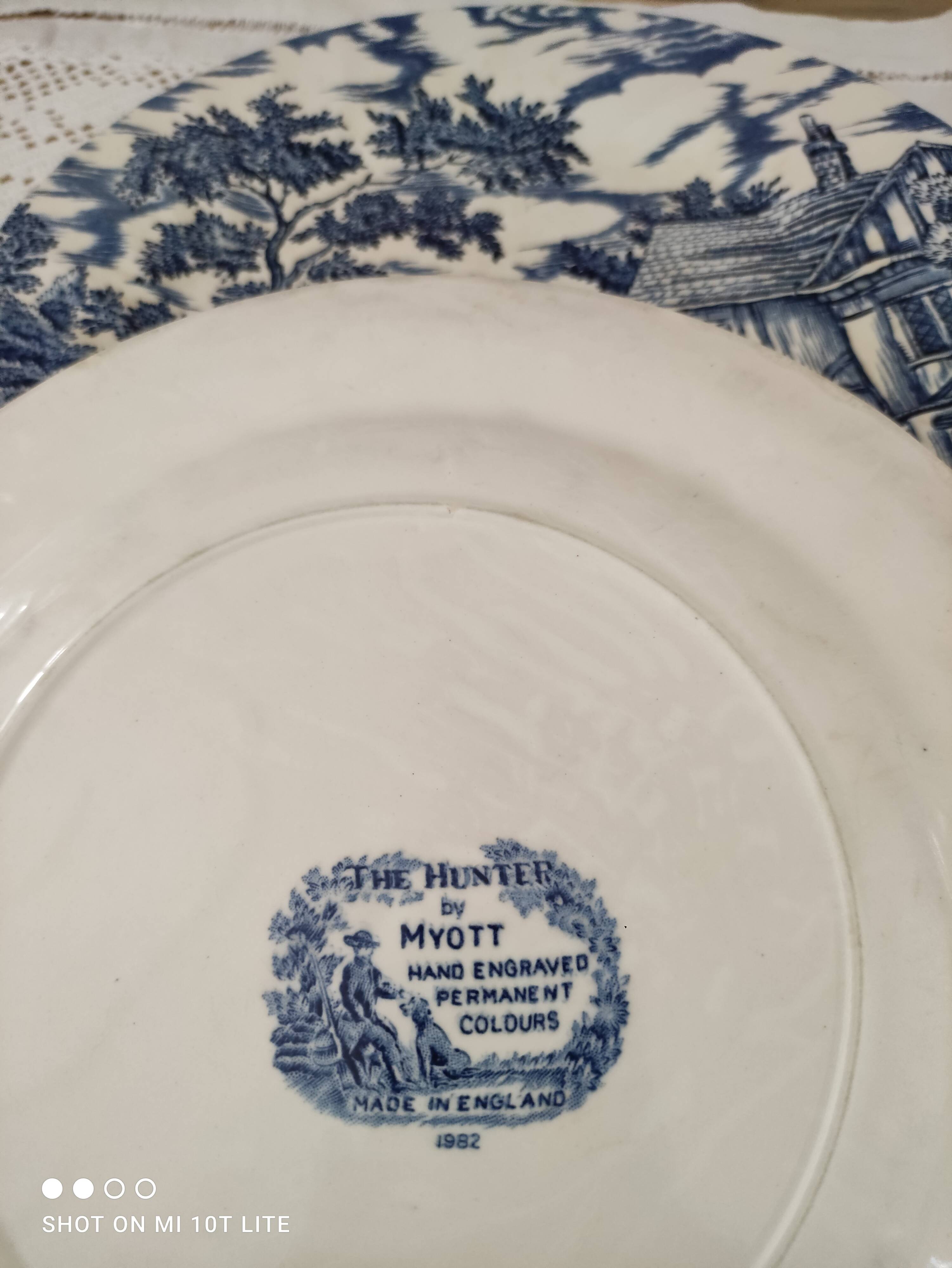 Set of 4 dinner plates and 4 dessert plates in blue English earthenware