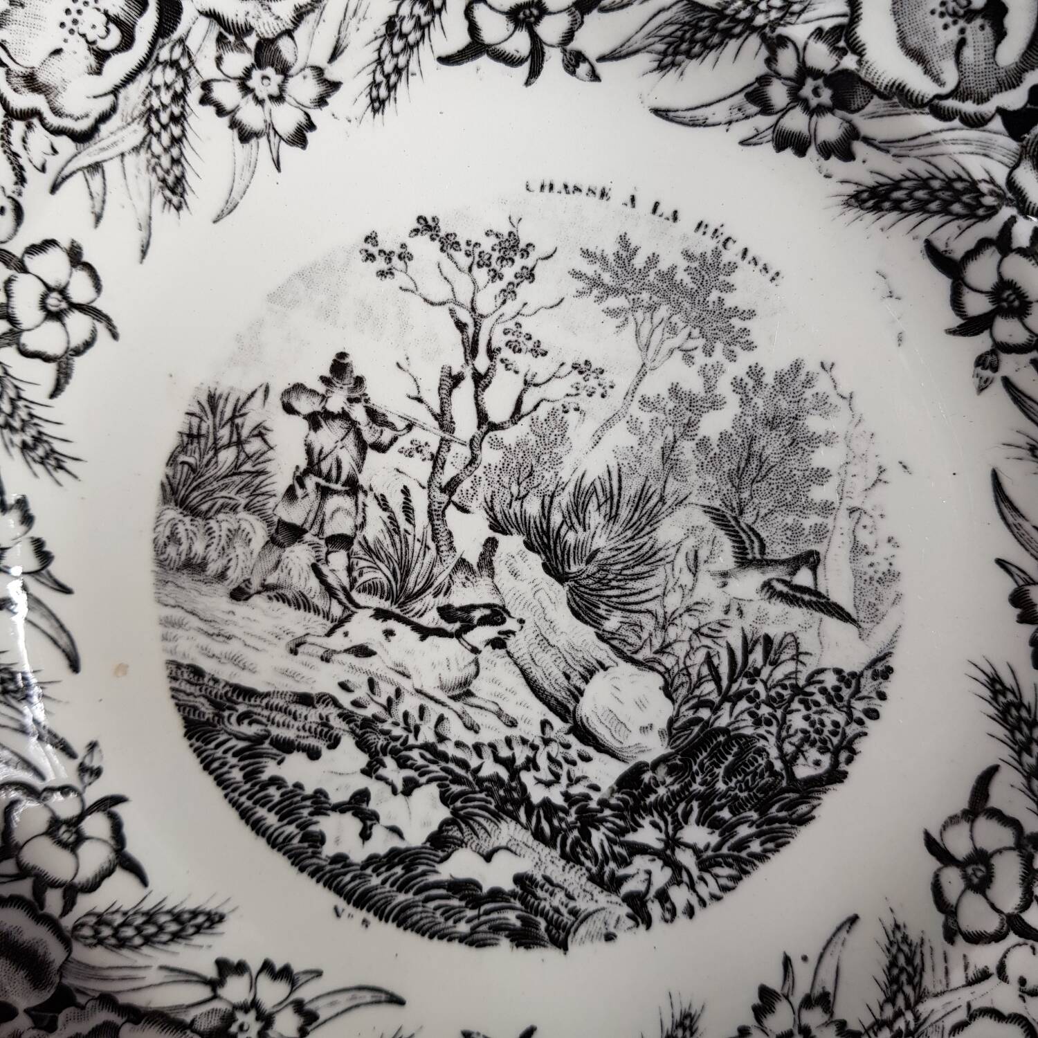 Lot de 2 assiettes parlantes Gien en noir et blanc