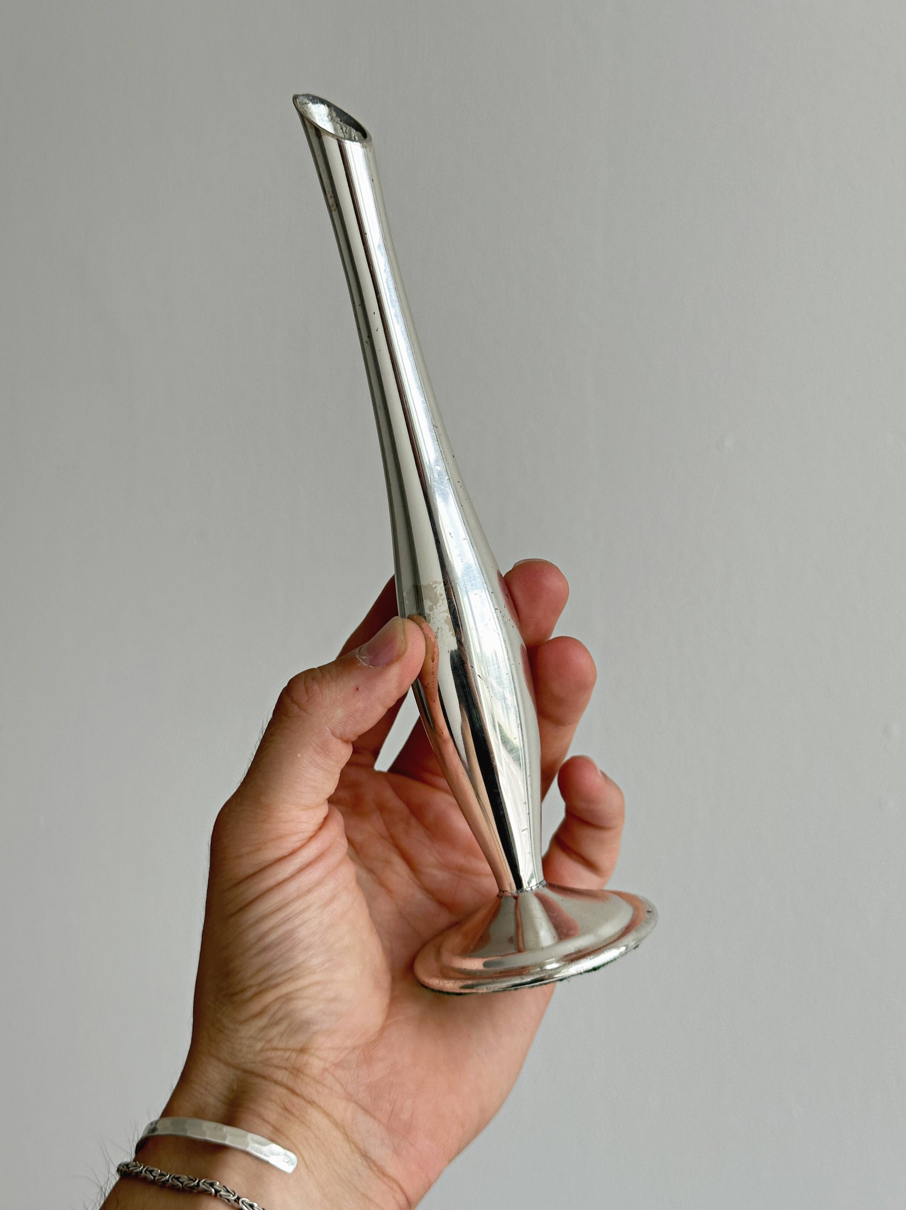 Soliflore en métal léger argenté