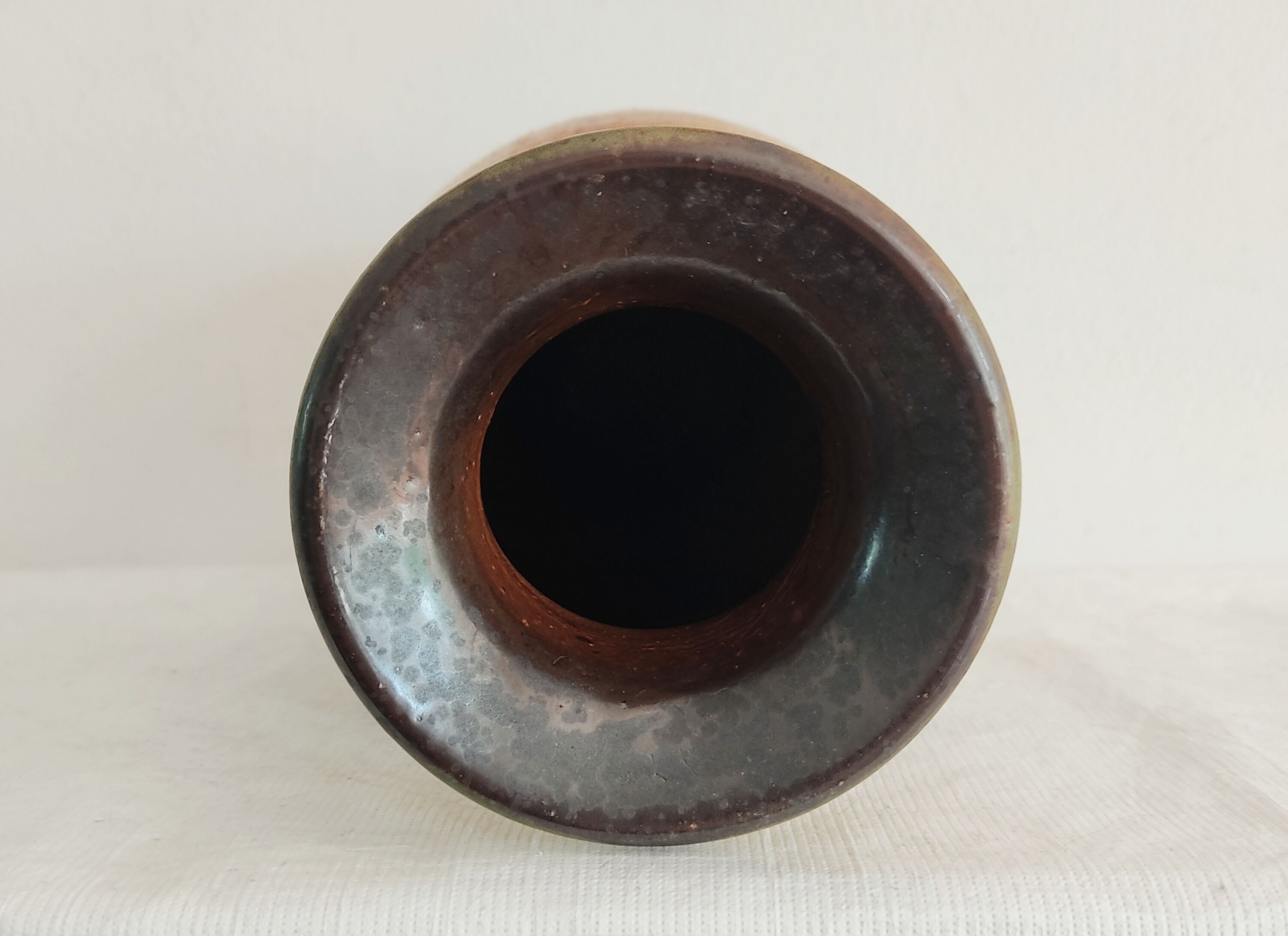 Vase vintage aux oiseaux en grès signé Biran