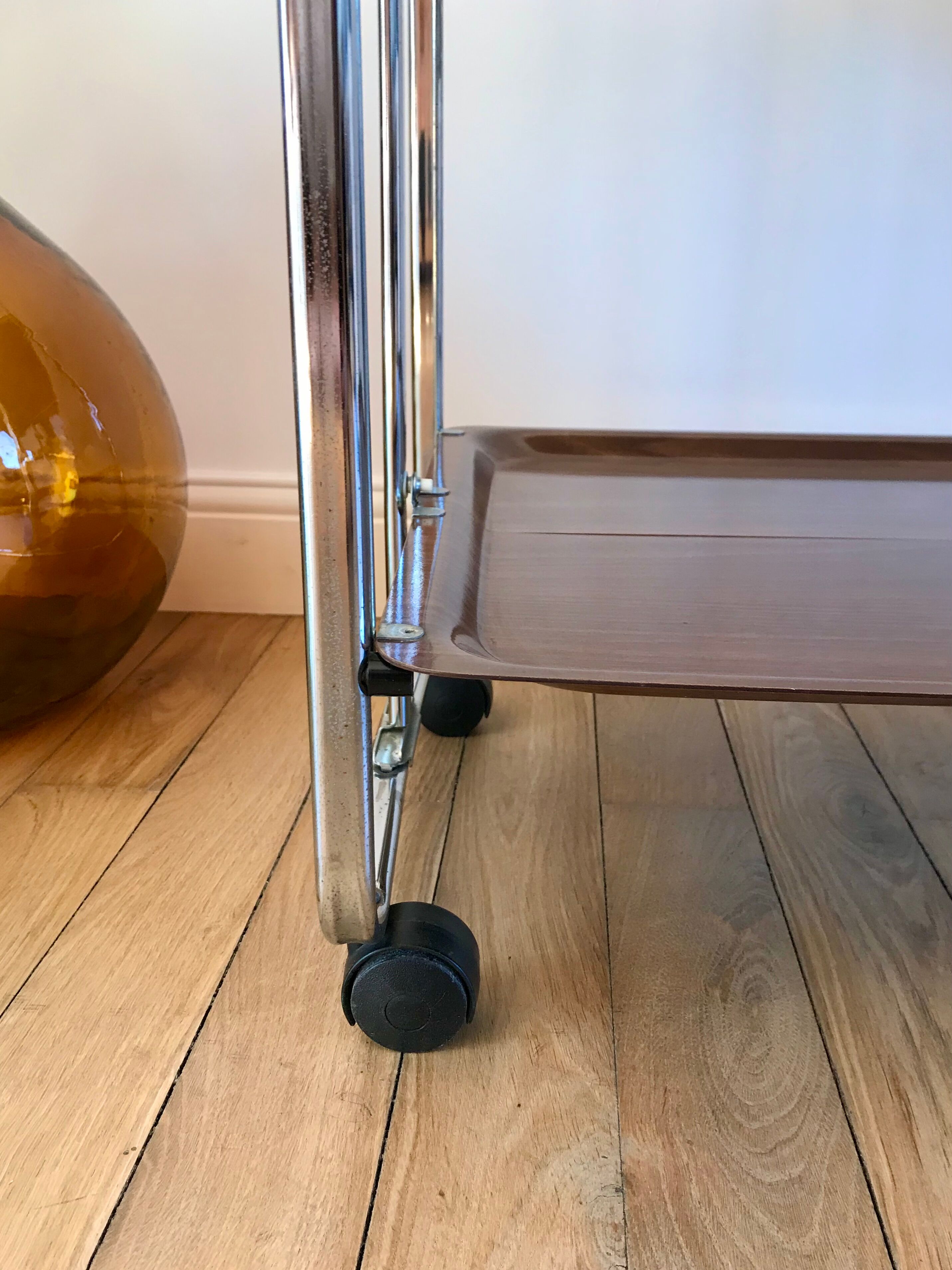 Service in formica and folding chrome 70s