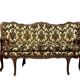 Rare Banquette d'angle / caqueteuse style Louis XV en bois sculpté