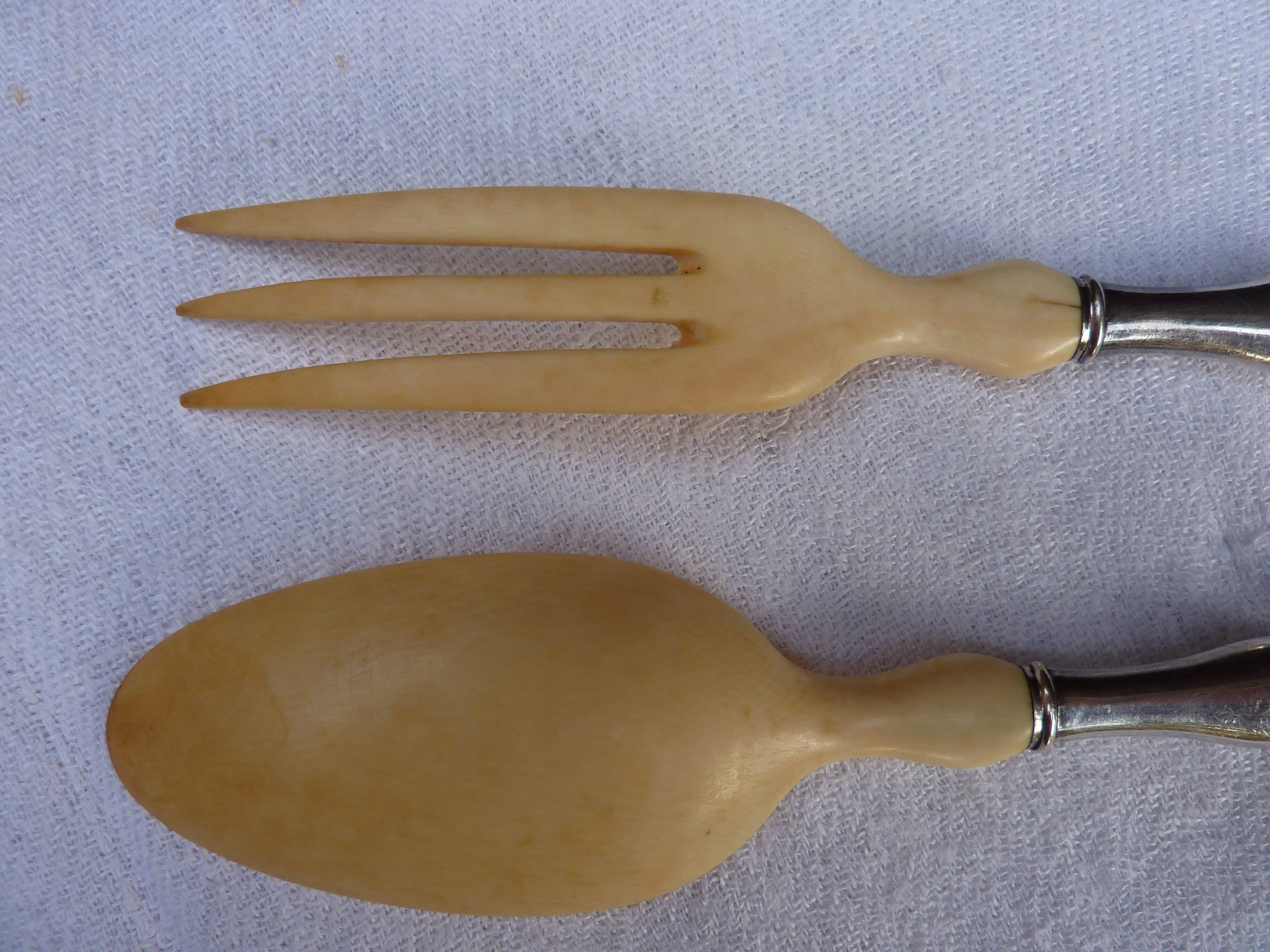 Cutlery with salad in filled silver (minerva hallmark) and ivory, late nineteenth