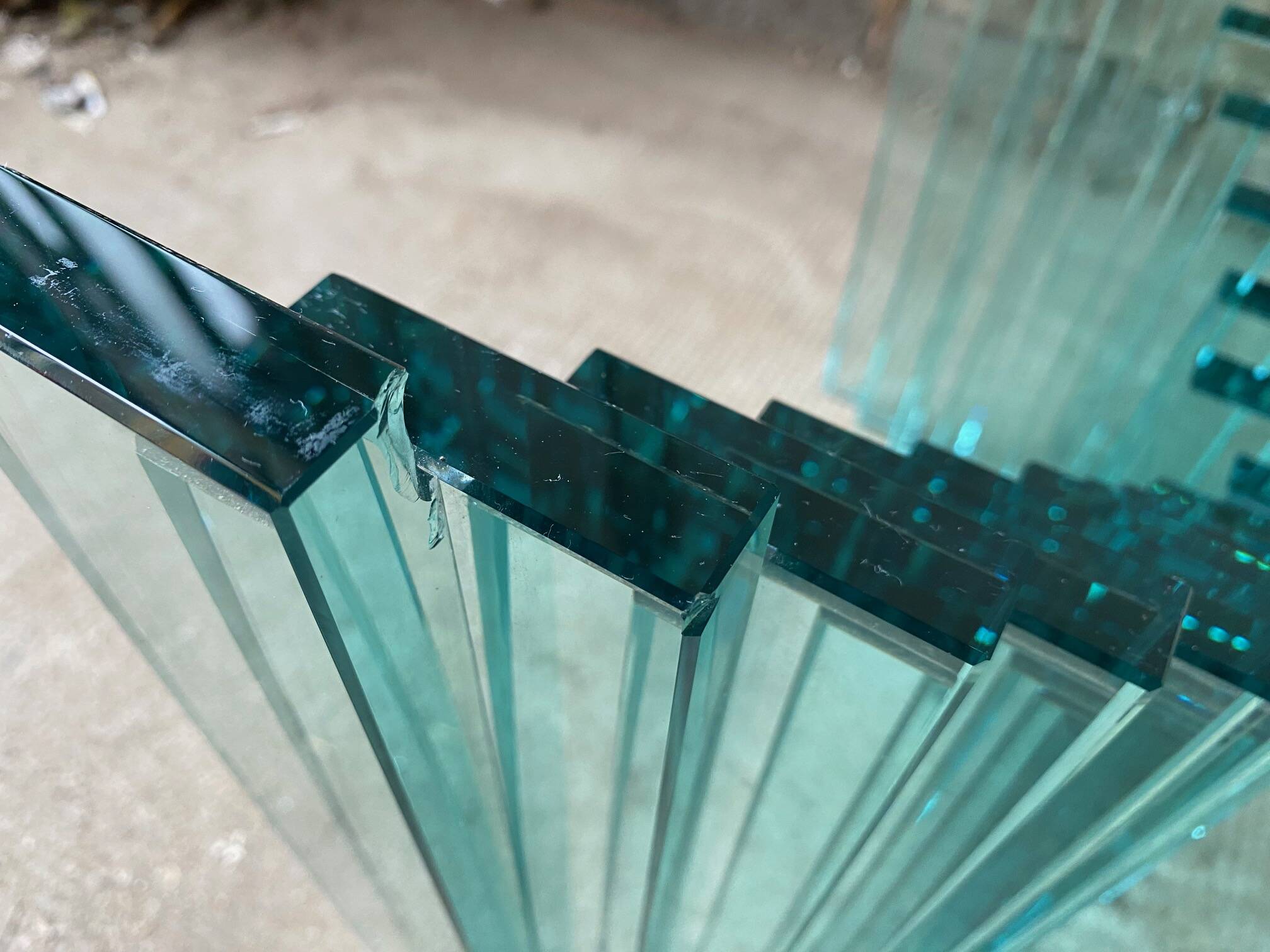 Table basse en verre teinté bleu an80