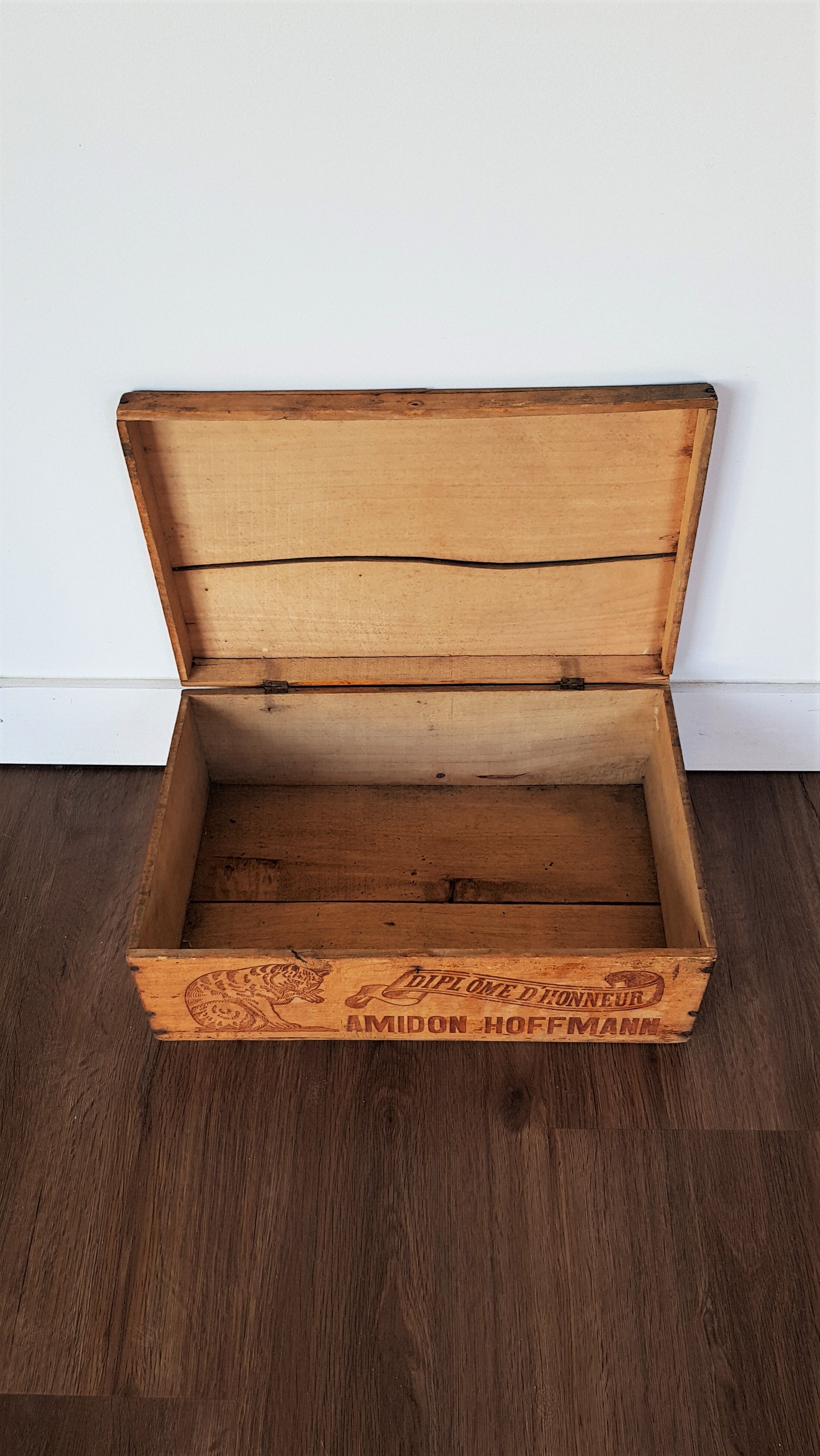 Advertising wooden box