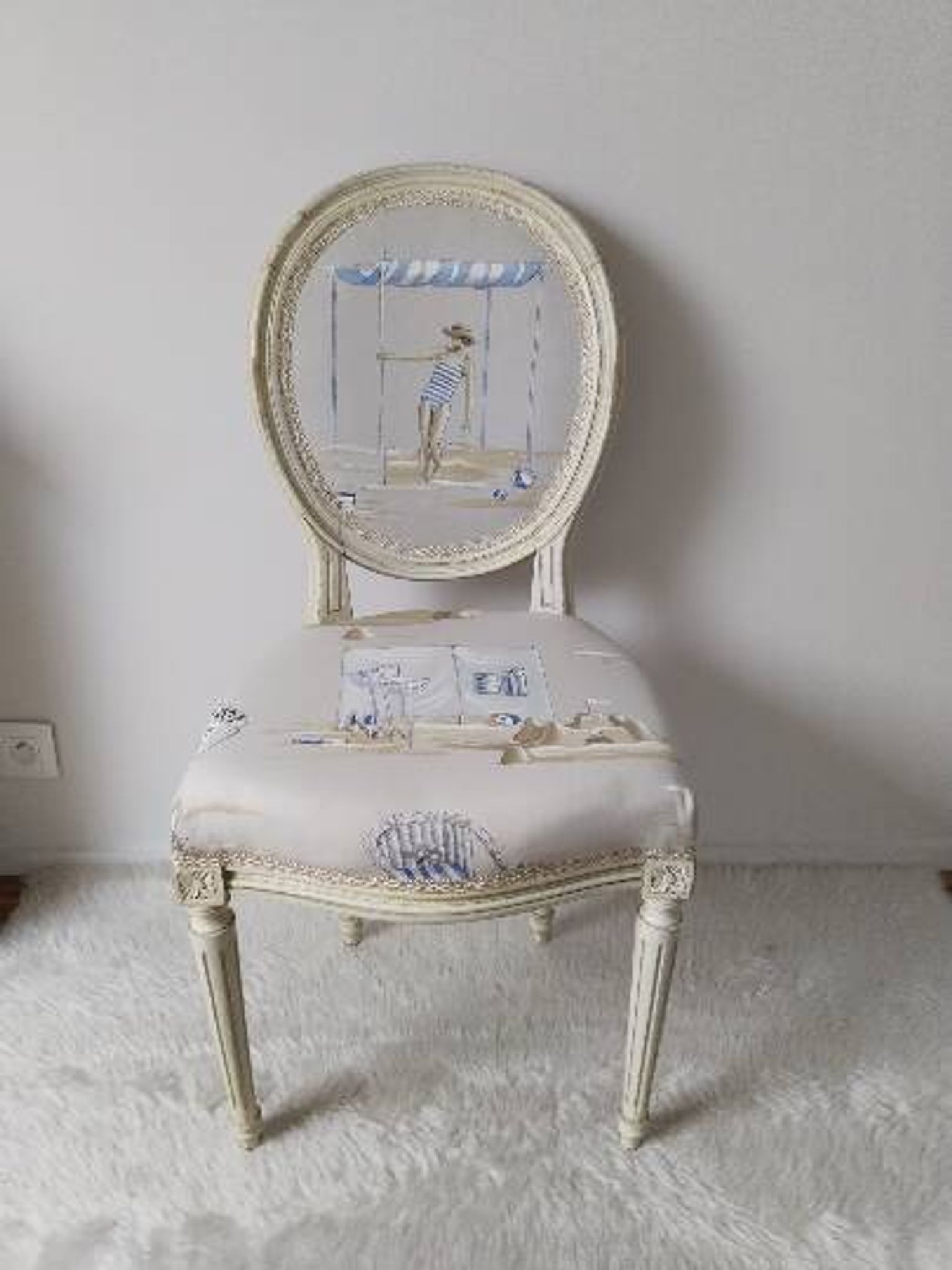 Louis XVI upholstered medallion chair, beige cracked patina, sea fabric