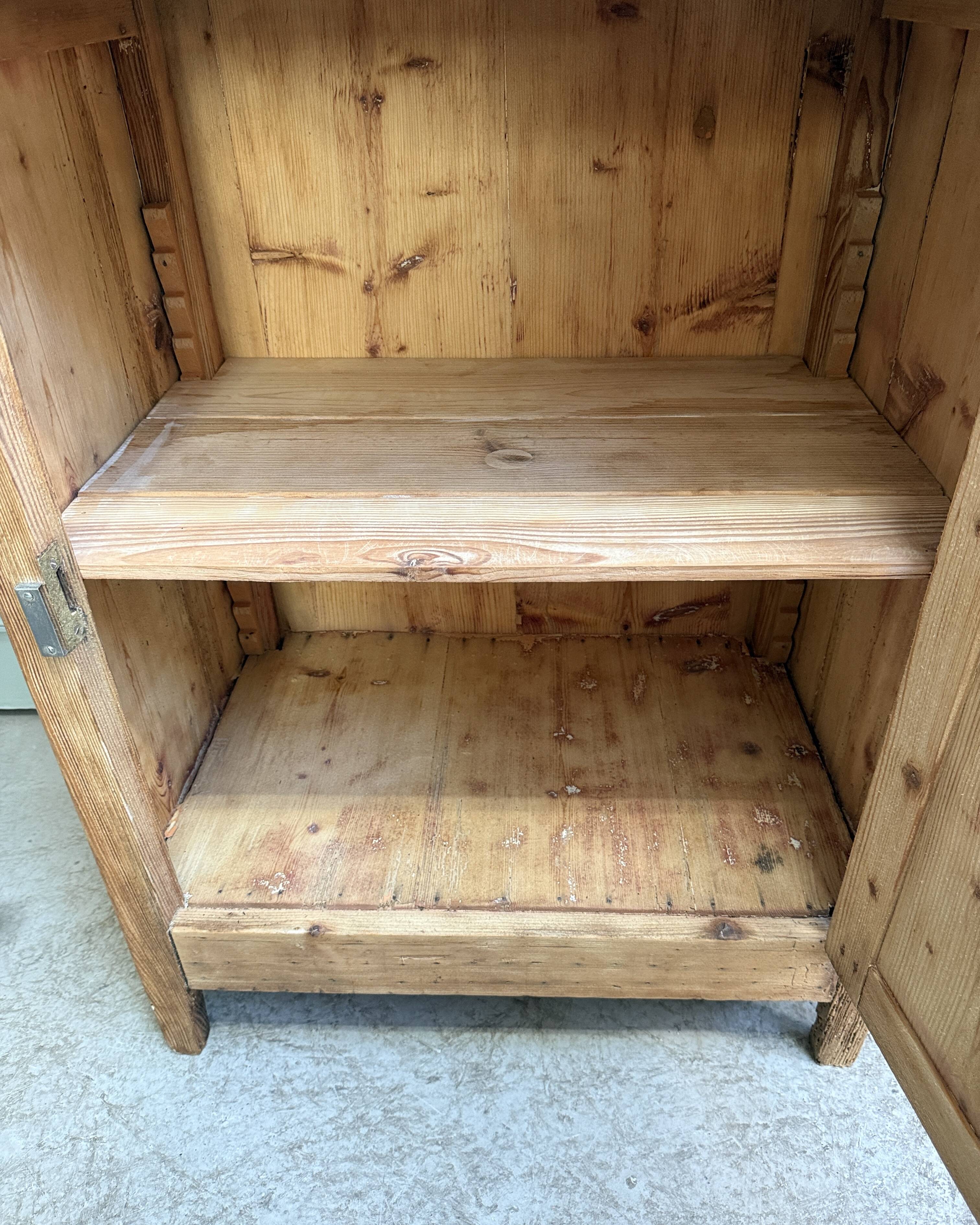 Small vintage dresser chic country (renovated)