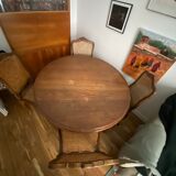 Round dining table - extendable