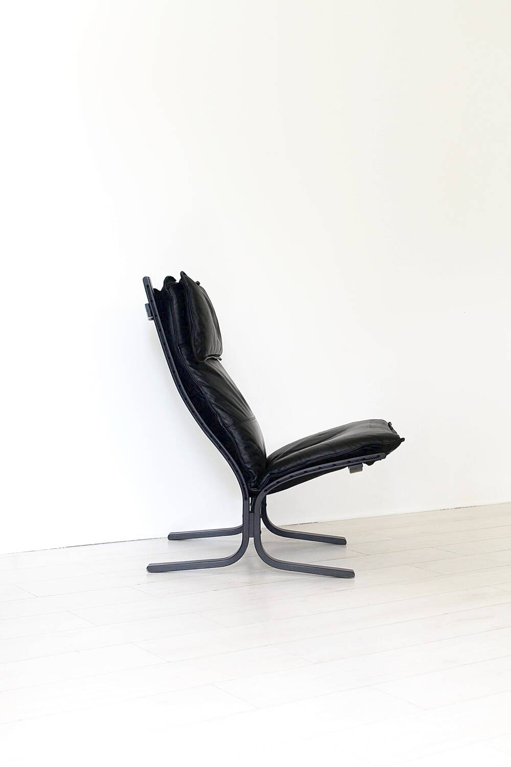 Siesta leather armchair