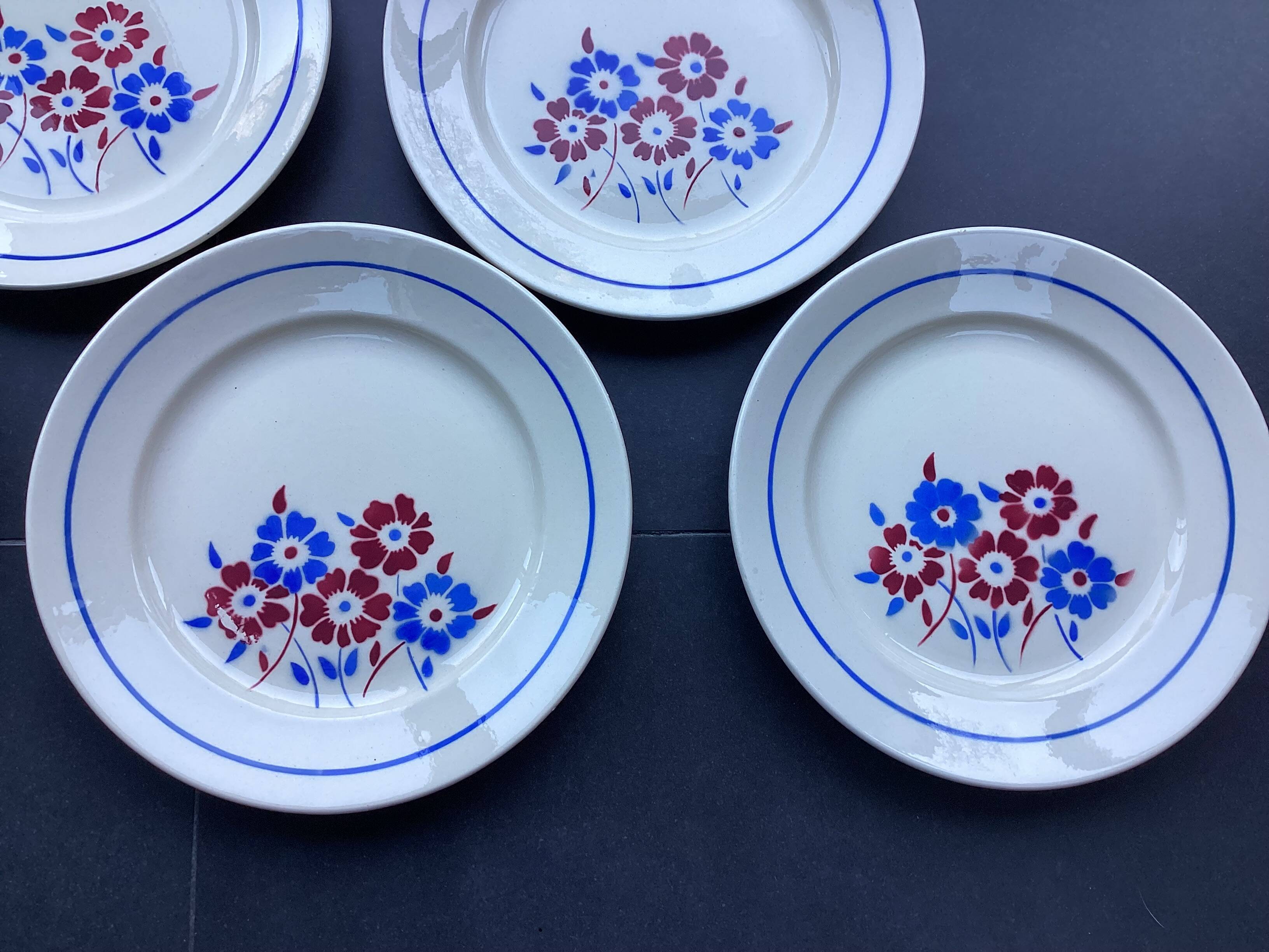 8 K & G Lunéville Sylvain pattern dinner plates
