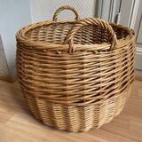 Wicker laundry basket