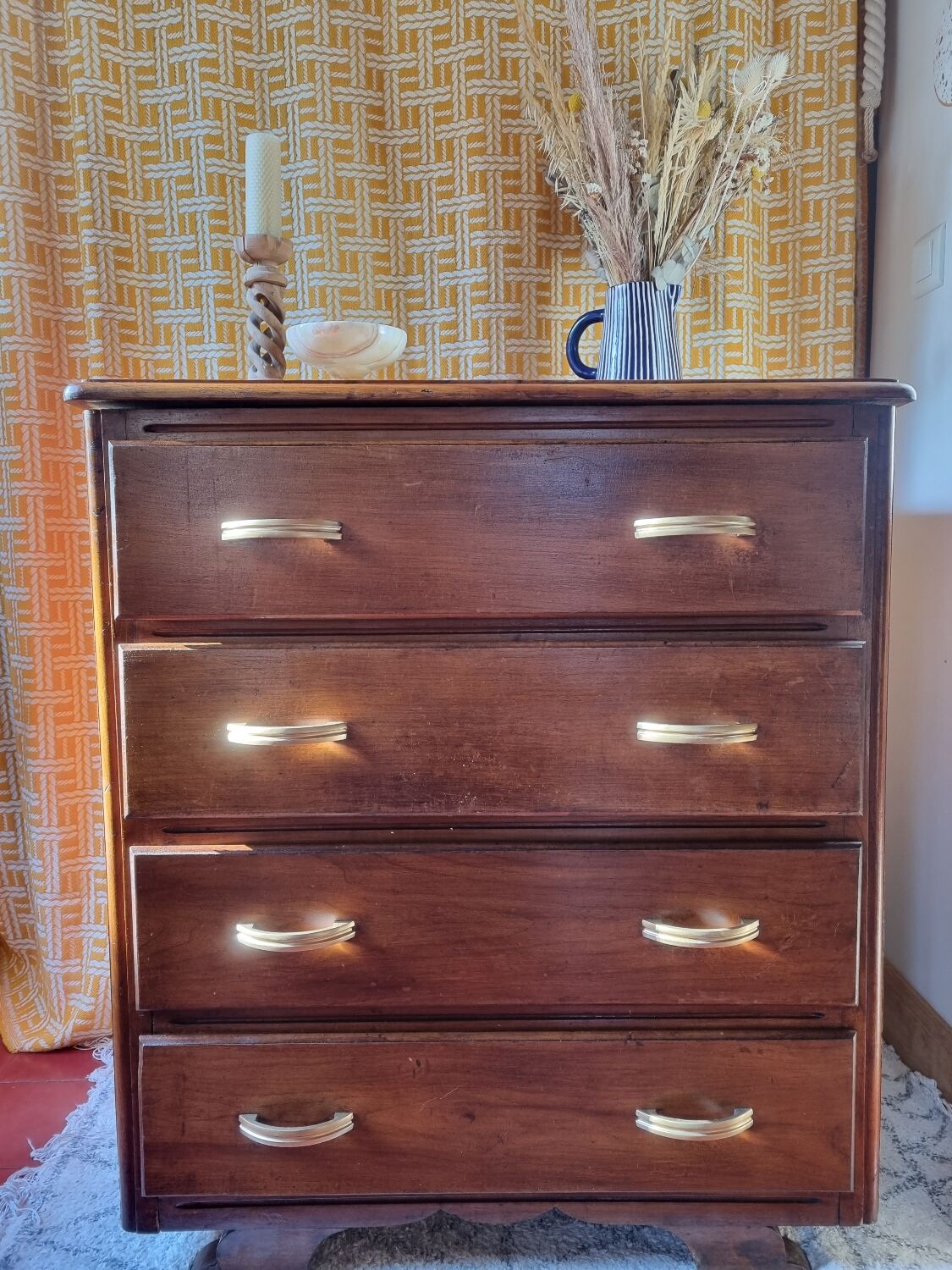 Art deco chest of drawers feet whiskers patinated
