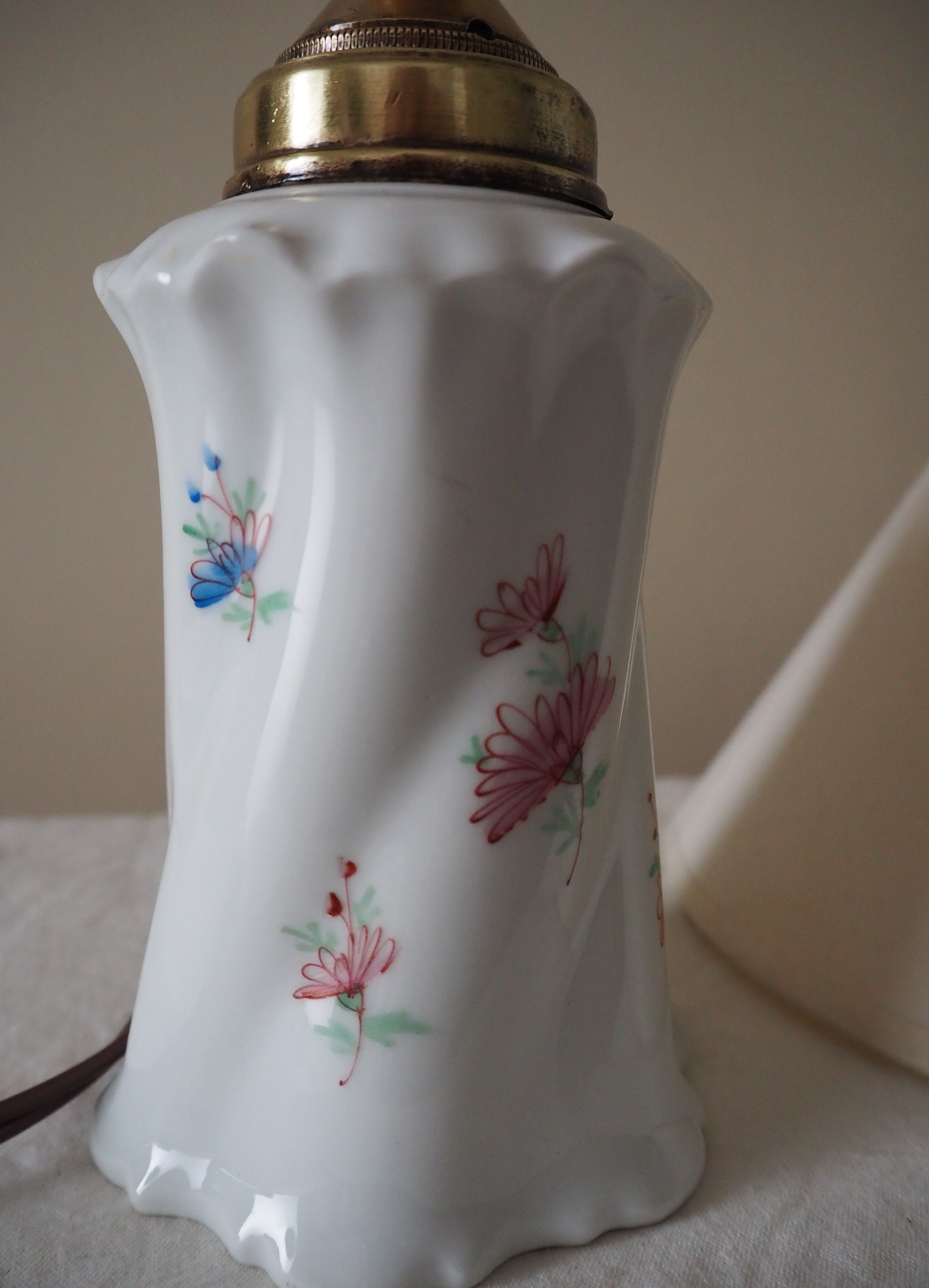 Table lamp in earthenware