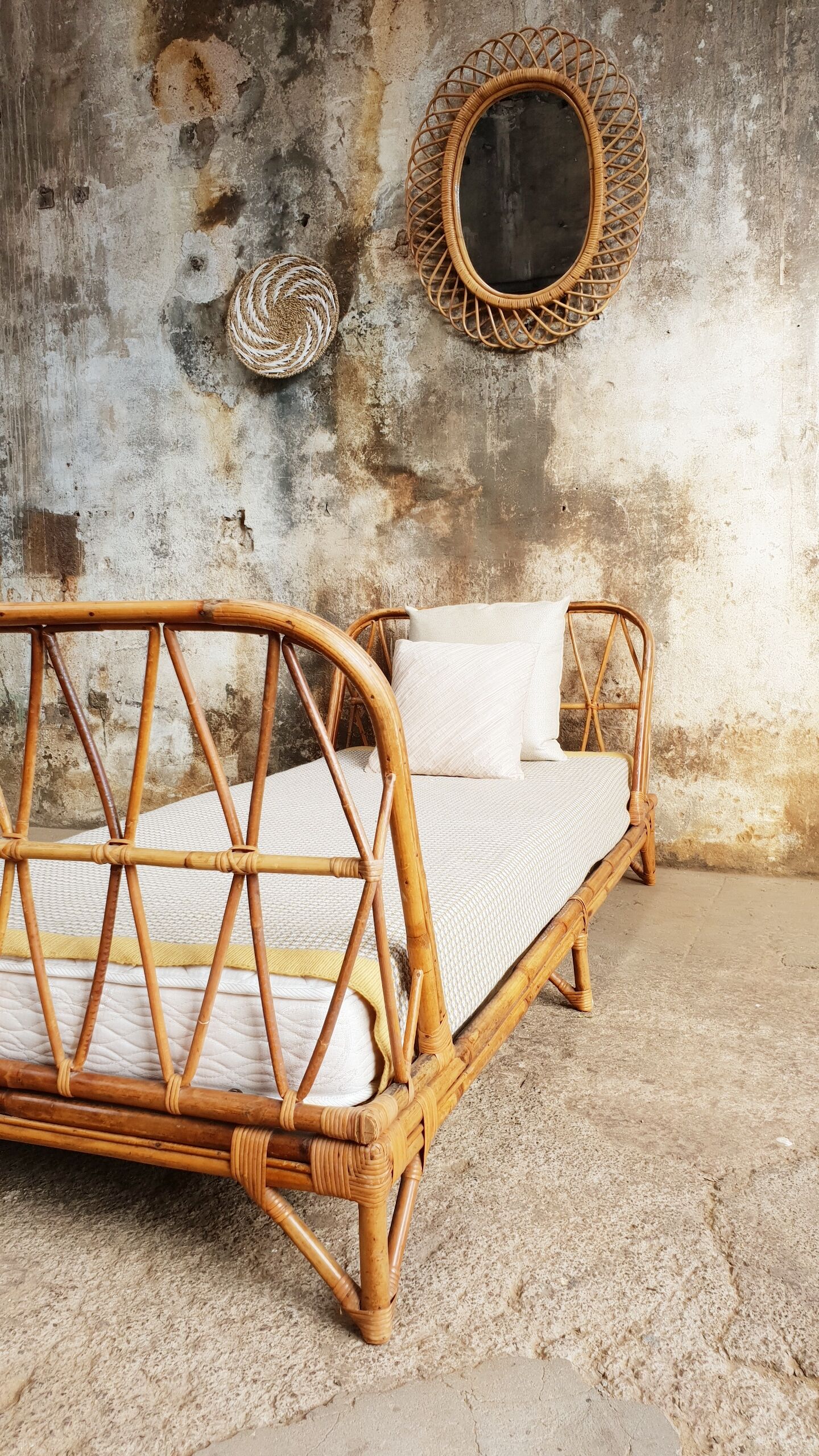 Rattan bed bench