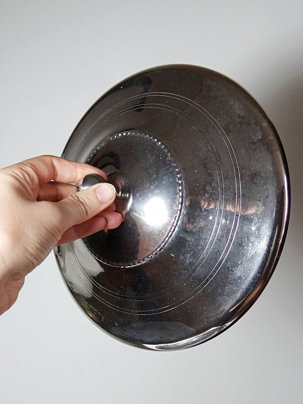 Rare vintage oriental covered serving dish in silver-plated metal, mid-20th century.
