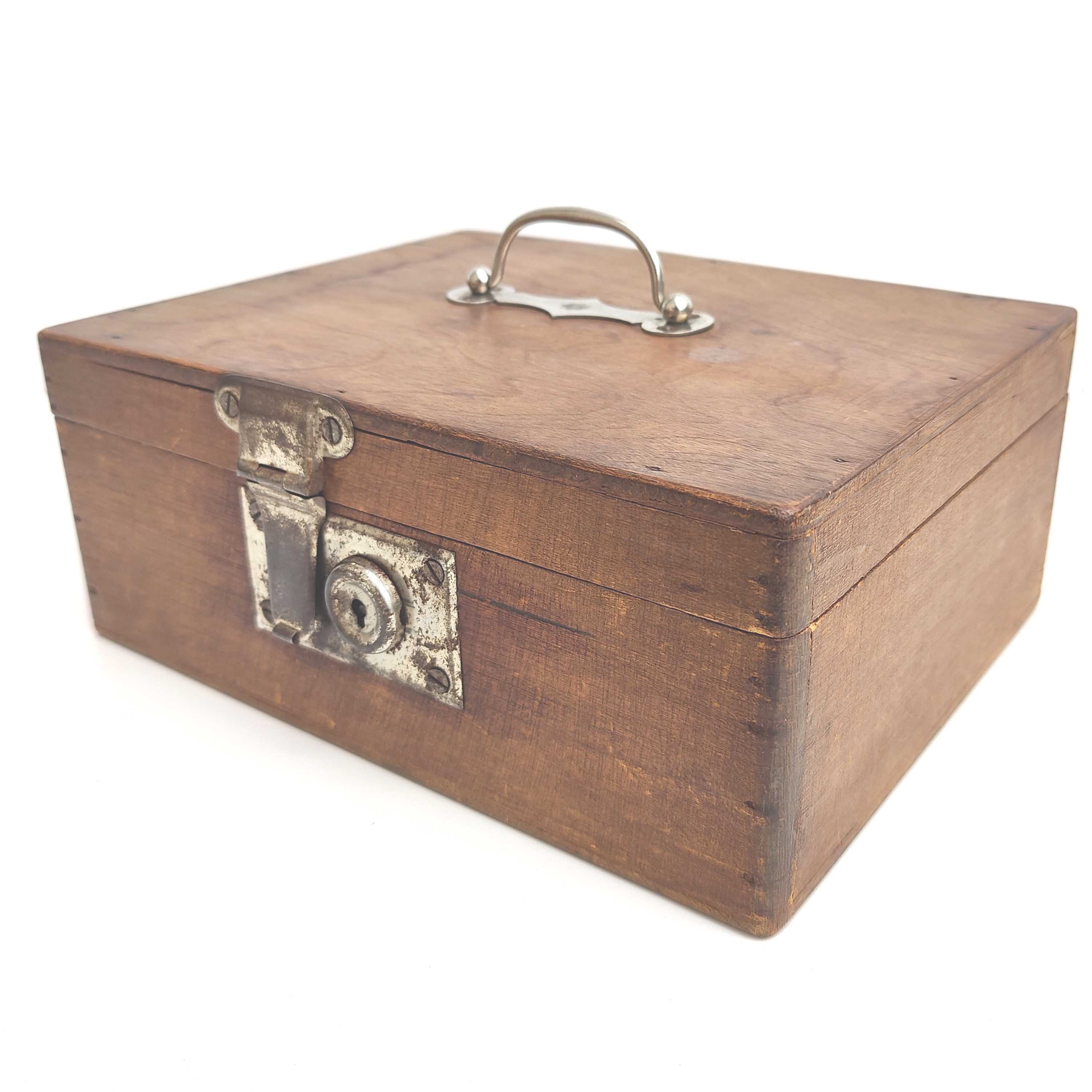 Small box vintage wooden box