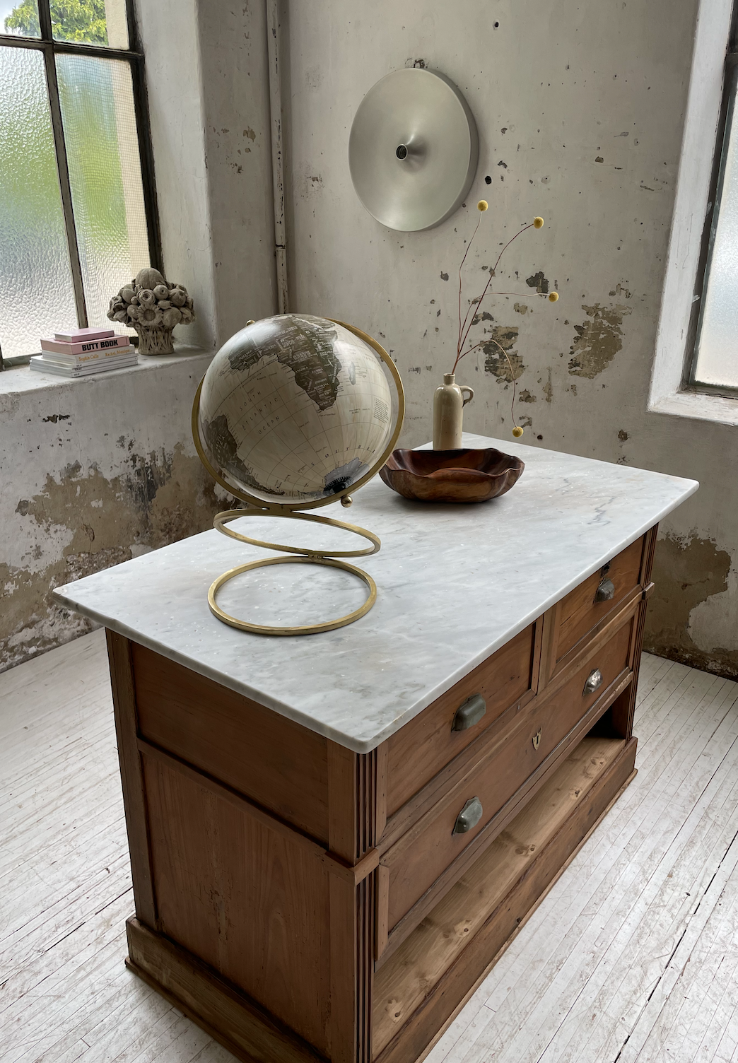 Globe earth 90s, brass spiral base